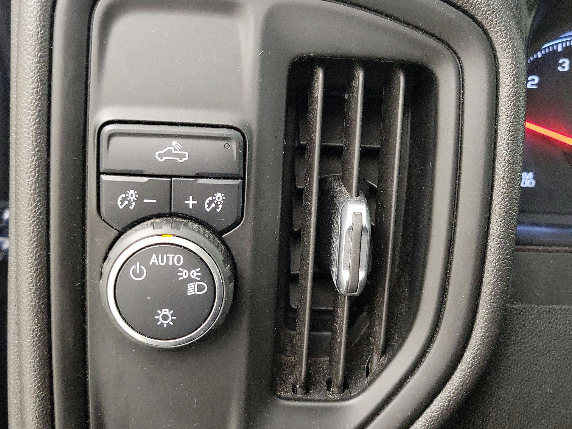 Thumbnail: 2021 Chevrolet Silverado 1500 - 13