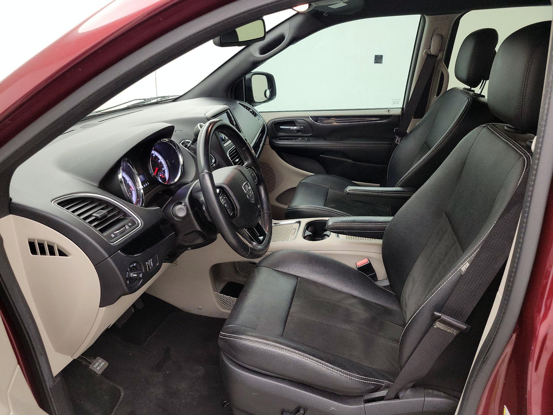 Thumbnail: 2019 Dodge Grand Caravan - 11