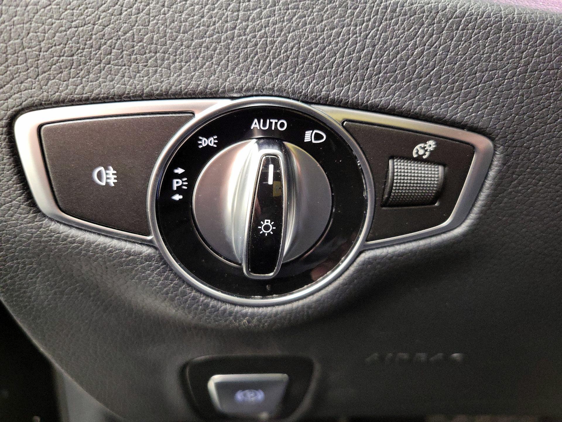 Thumbnail: 2017 Mercedes-Benz E-Class - 13