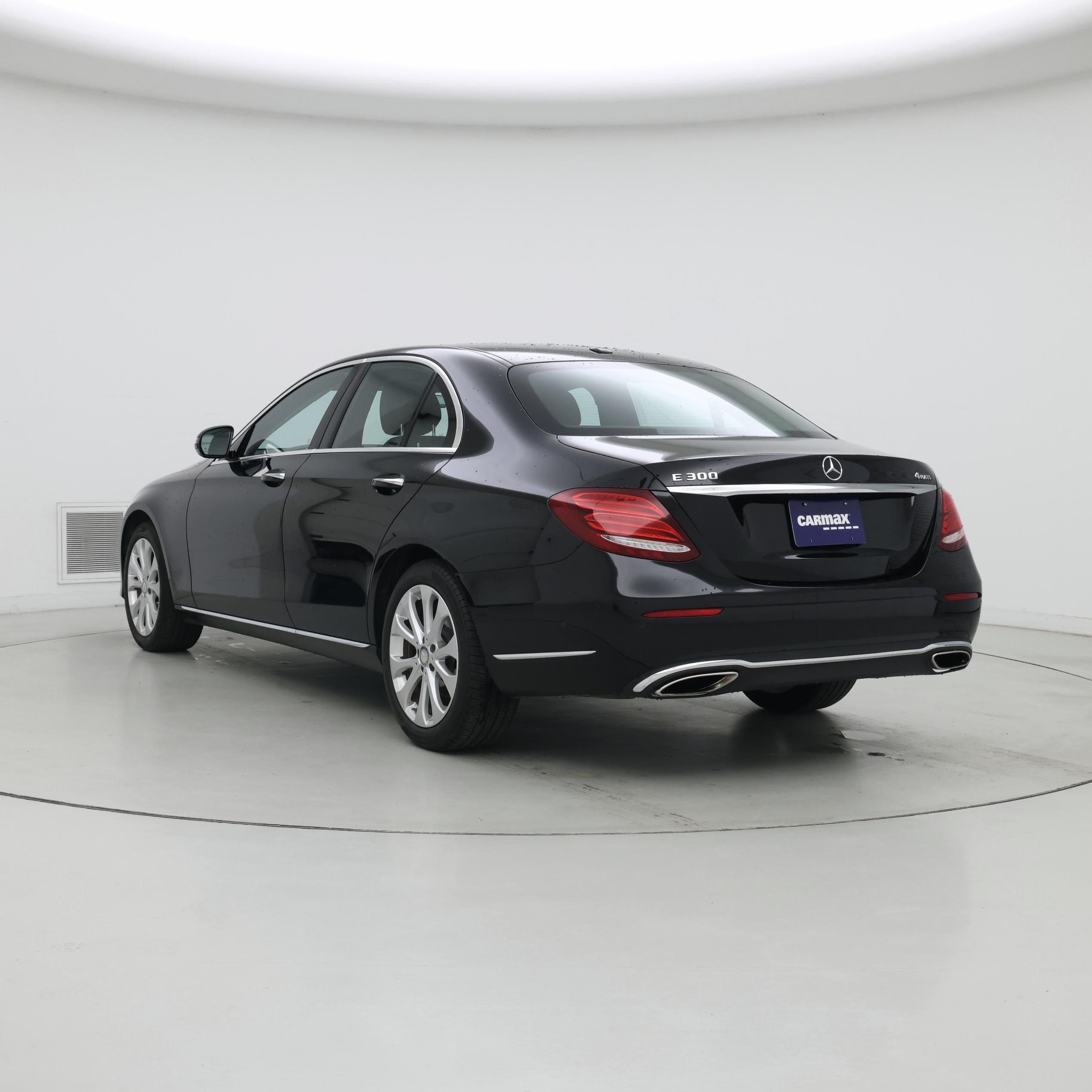 Thumbnail: 2017 Mercedes-Benz E-Class - 2