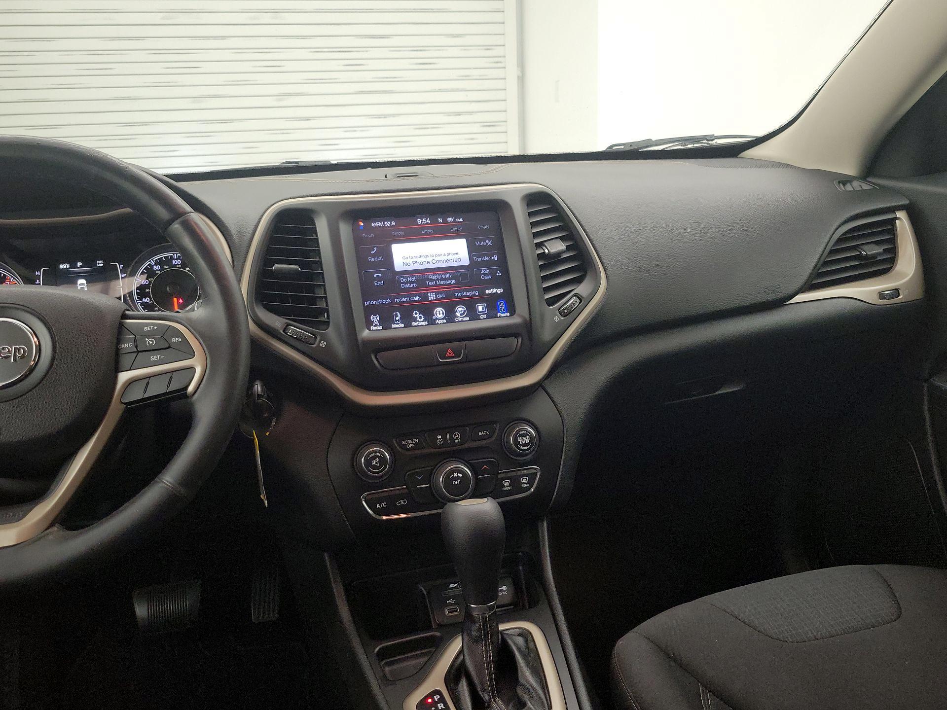 Thumbnail: 2016 Jeep Cherokee - 9