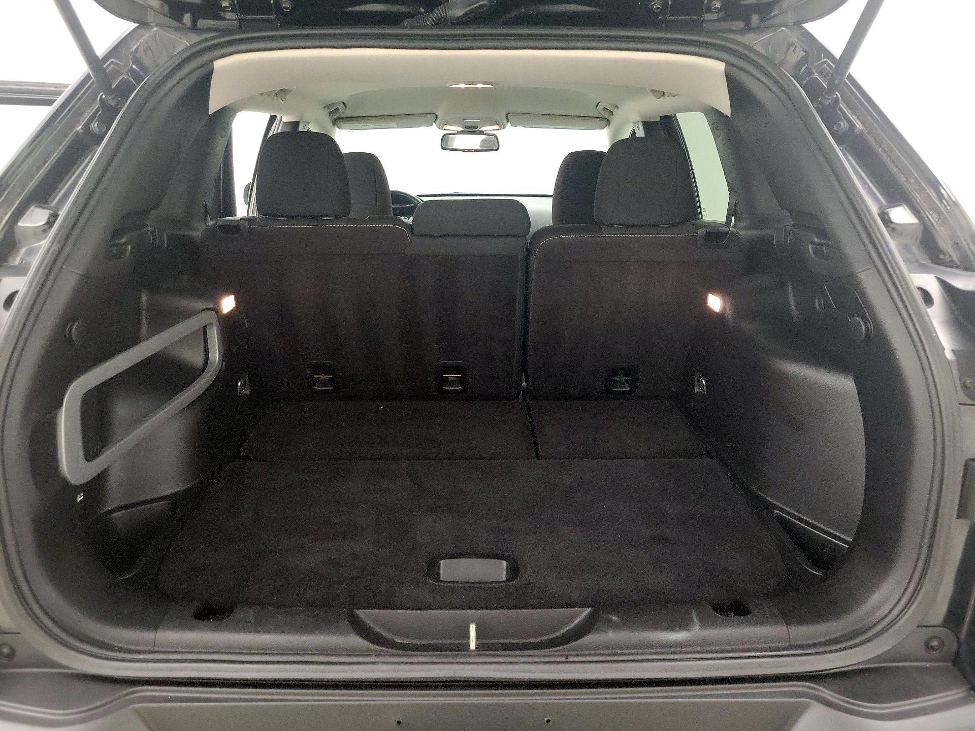 Thumbnail: 2016 Jeep Cherokee - 20