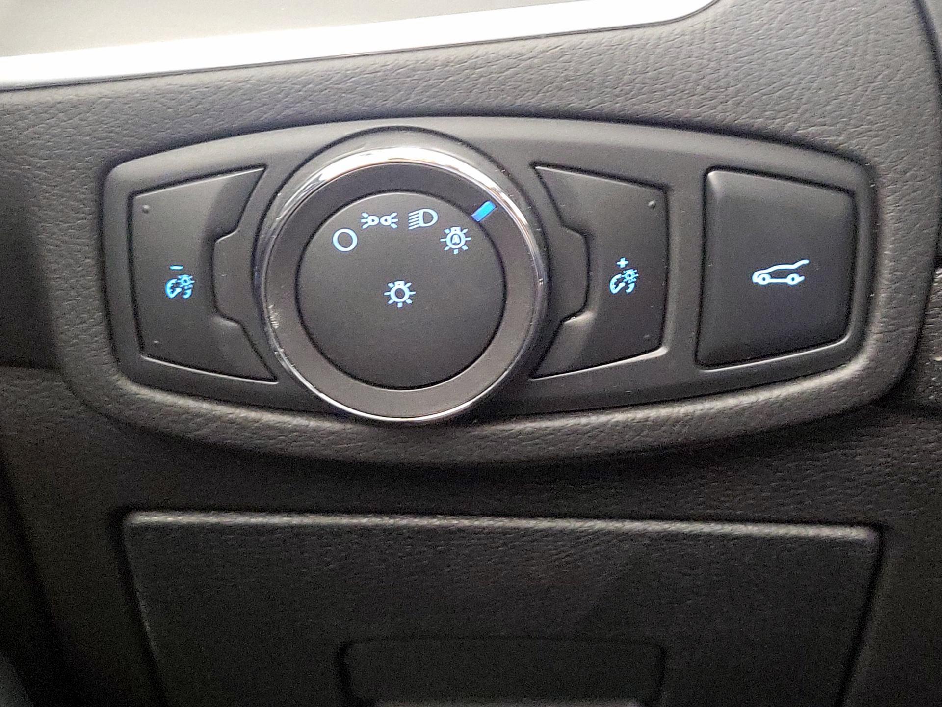 Thumbnail: 2015 Ford Edge - 13