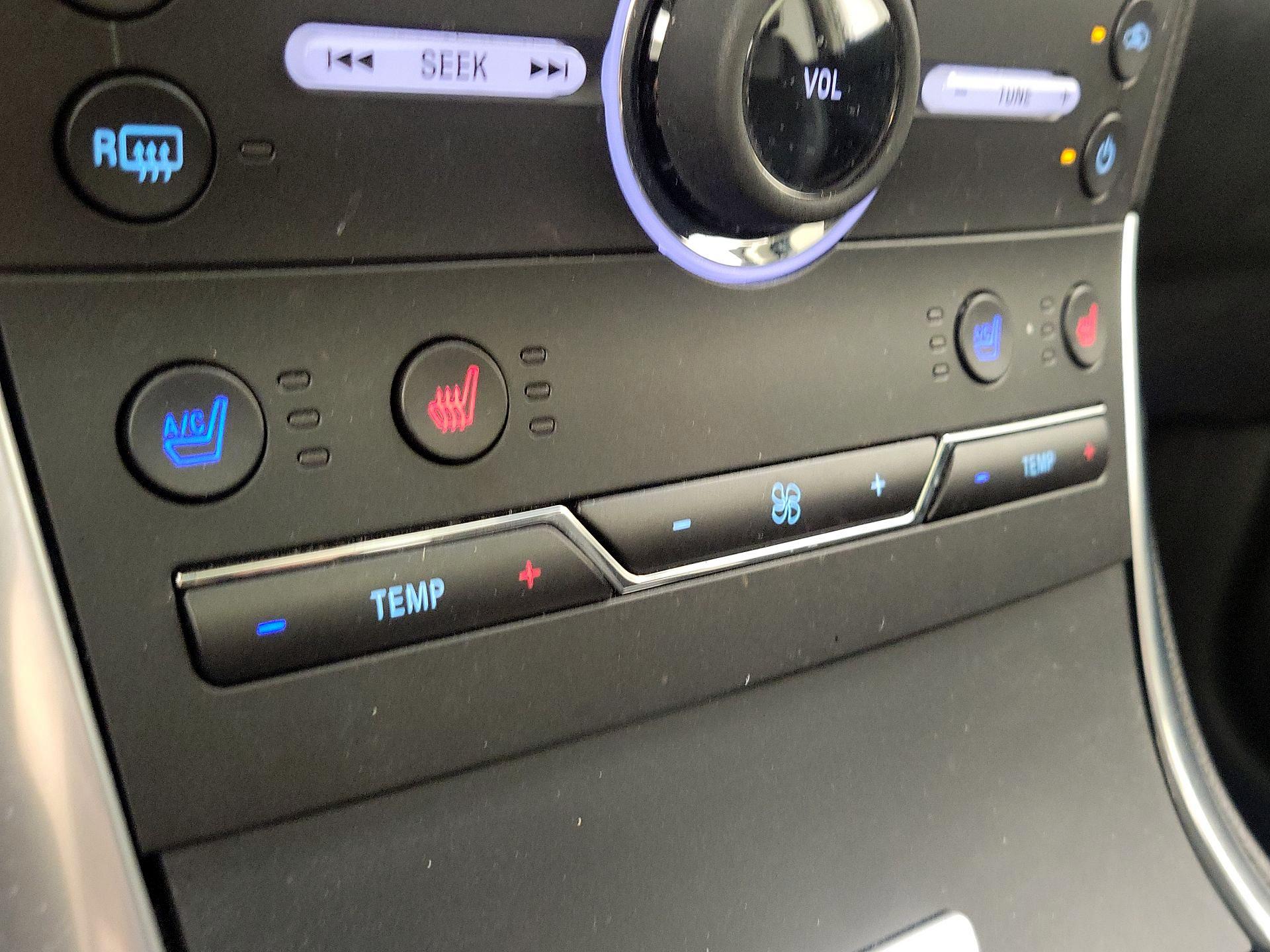 Thumbnail: 2015 Ford Edge - 16