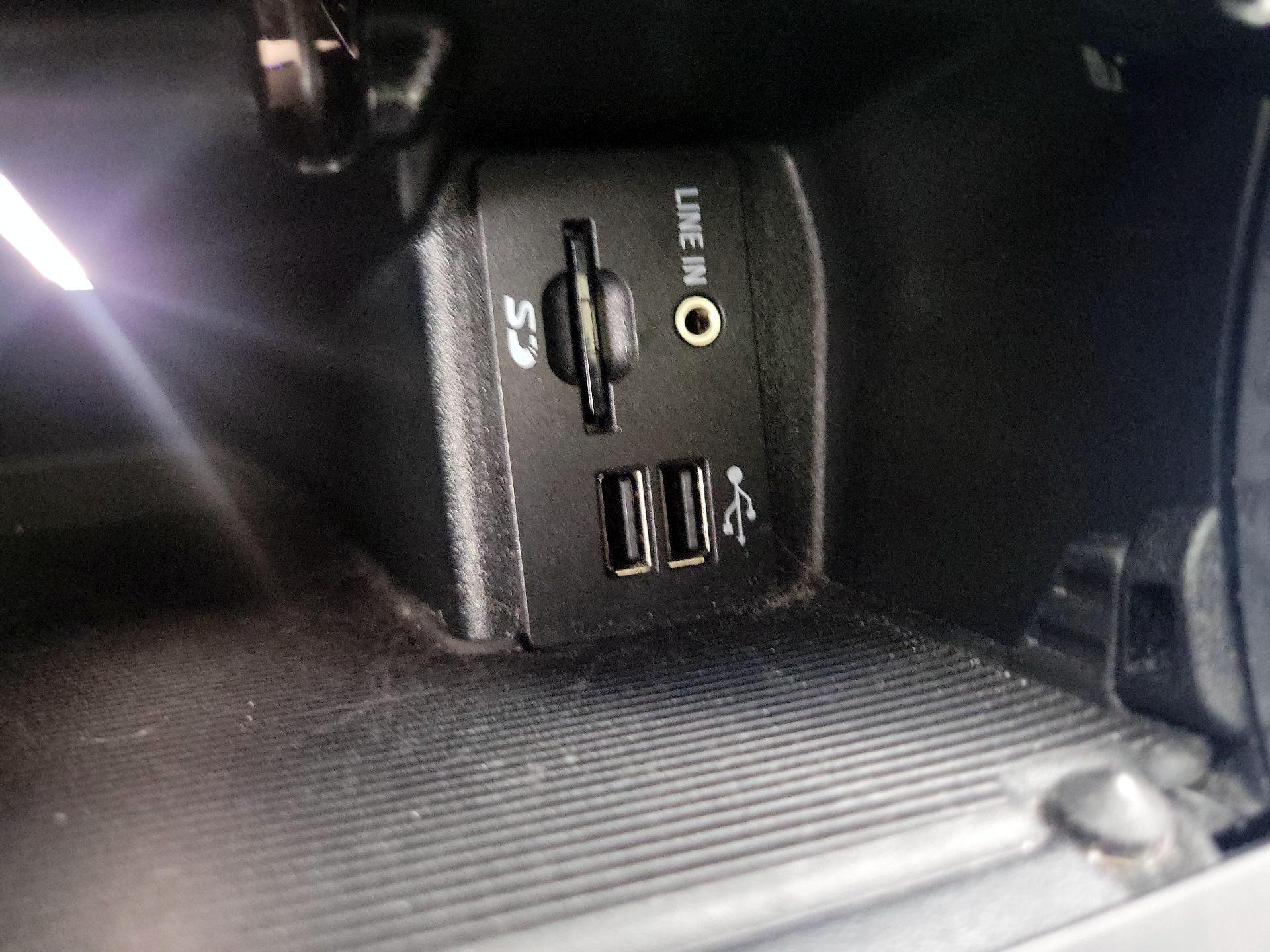 Thumbnail: 2015 Ford Edge - 18