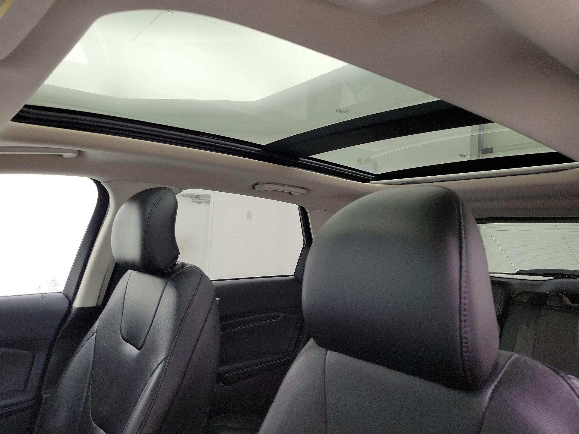 Thumbnail: 2019 Ford Edge - 20