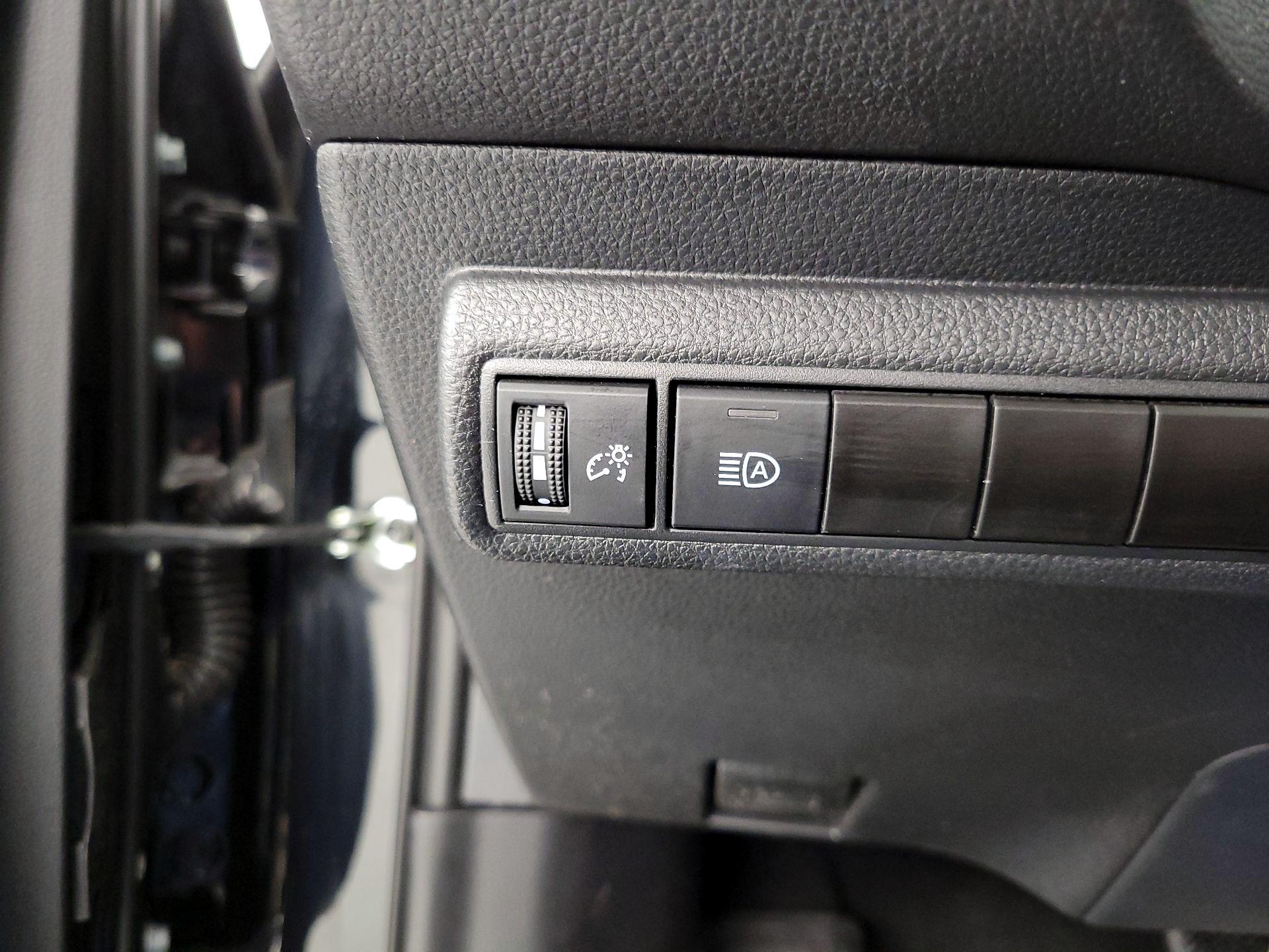 Thumbnail: 2023 Toyota Corolla - 13