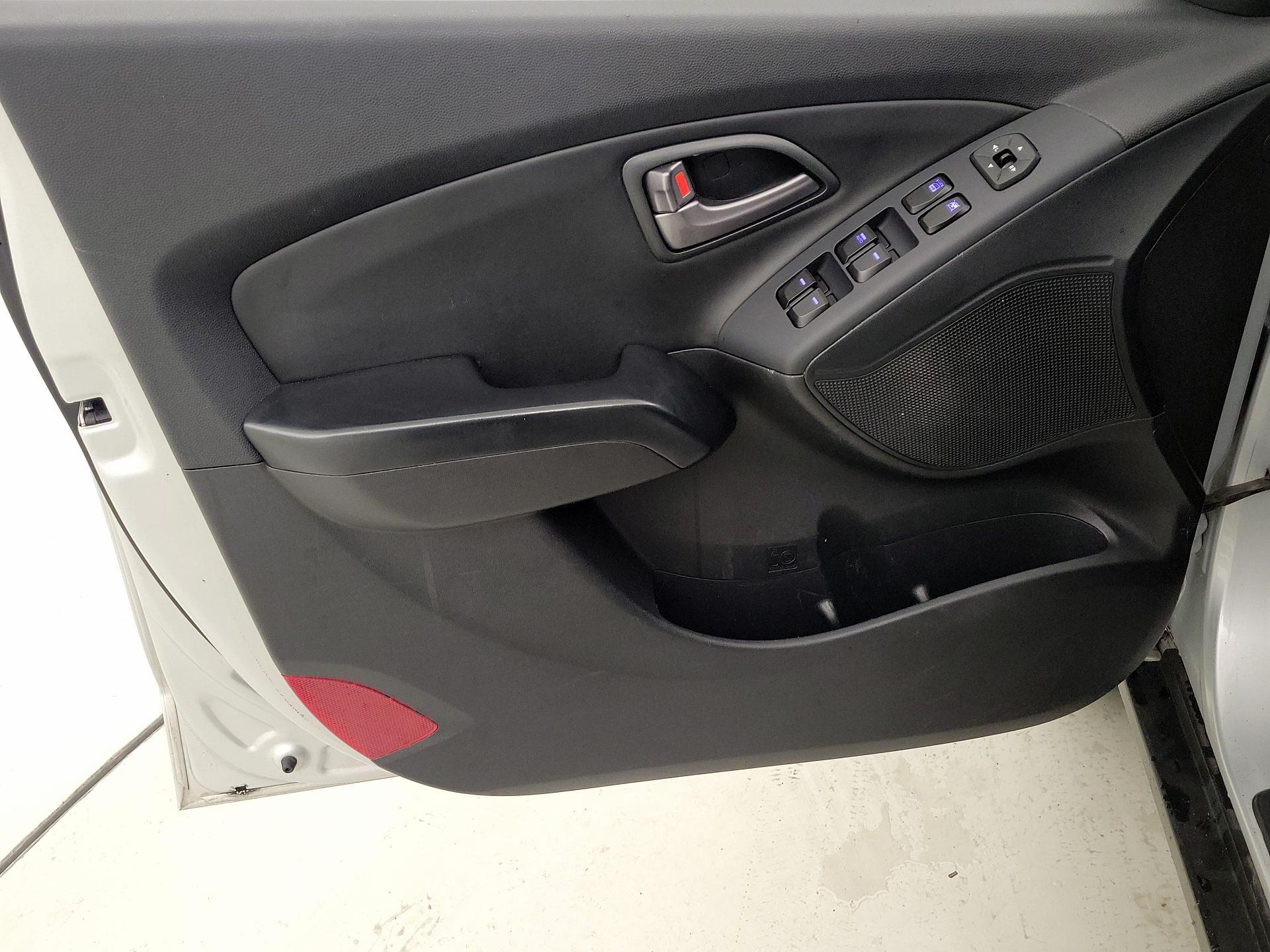 Thumbnail: 2014 Hyundai Tucson - 12