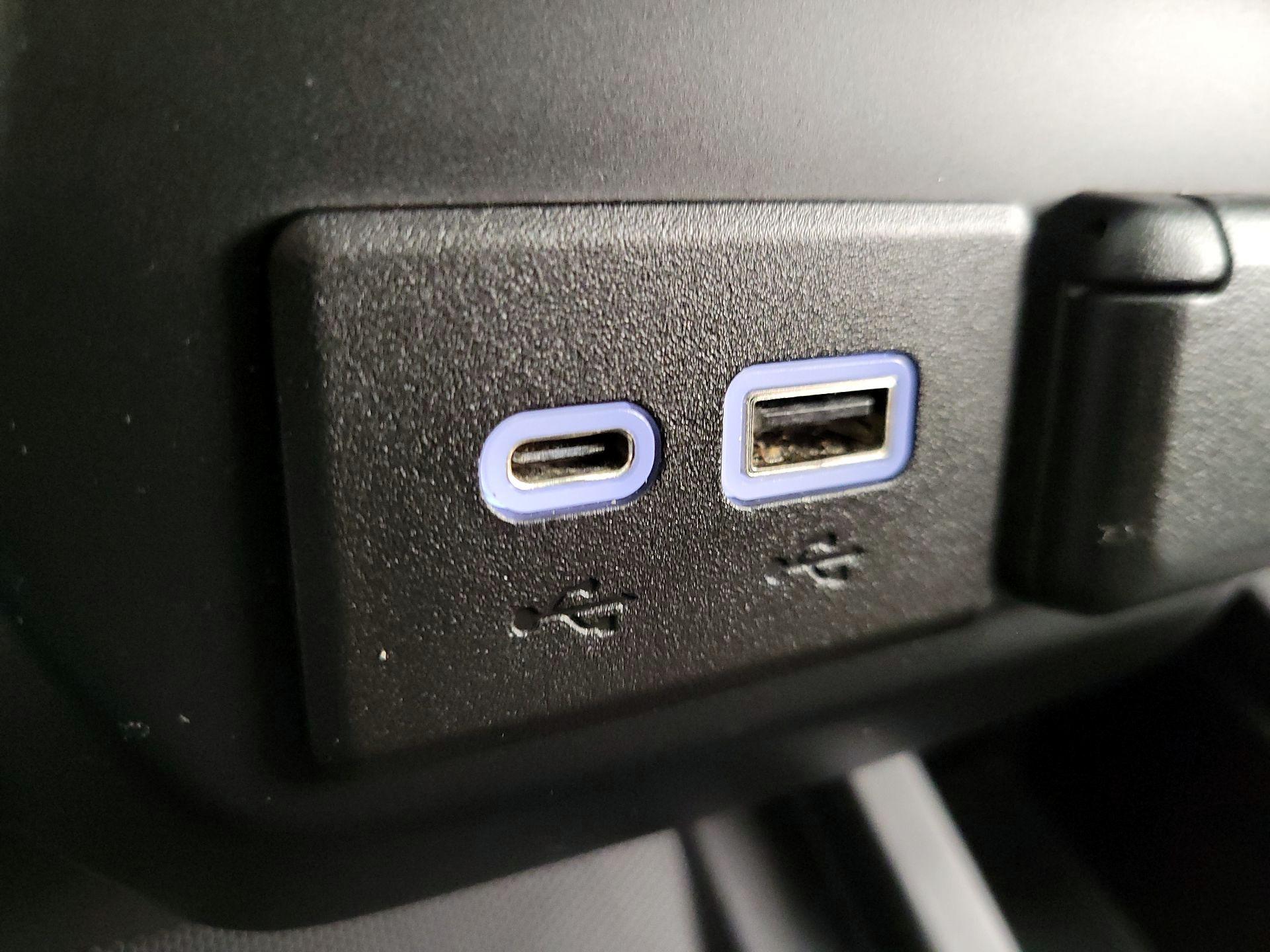 Thumbnail: 2021 GMC Sierra 3500 - 18