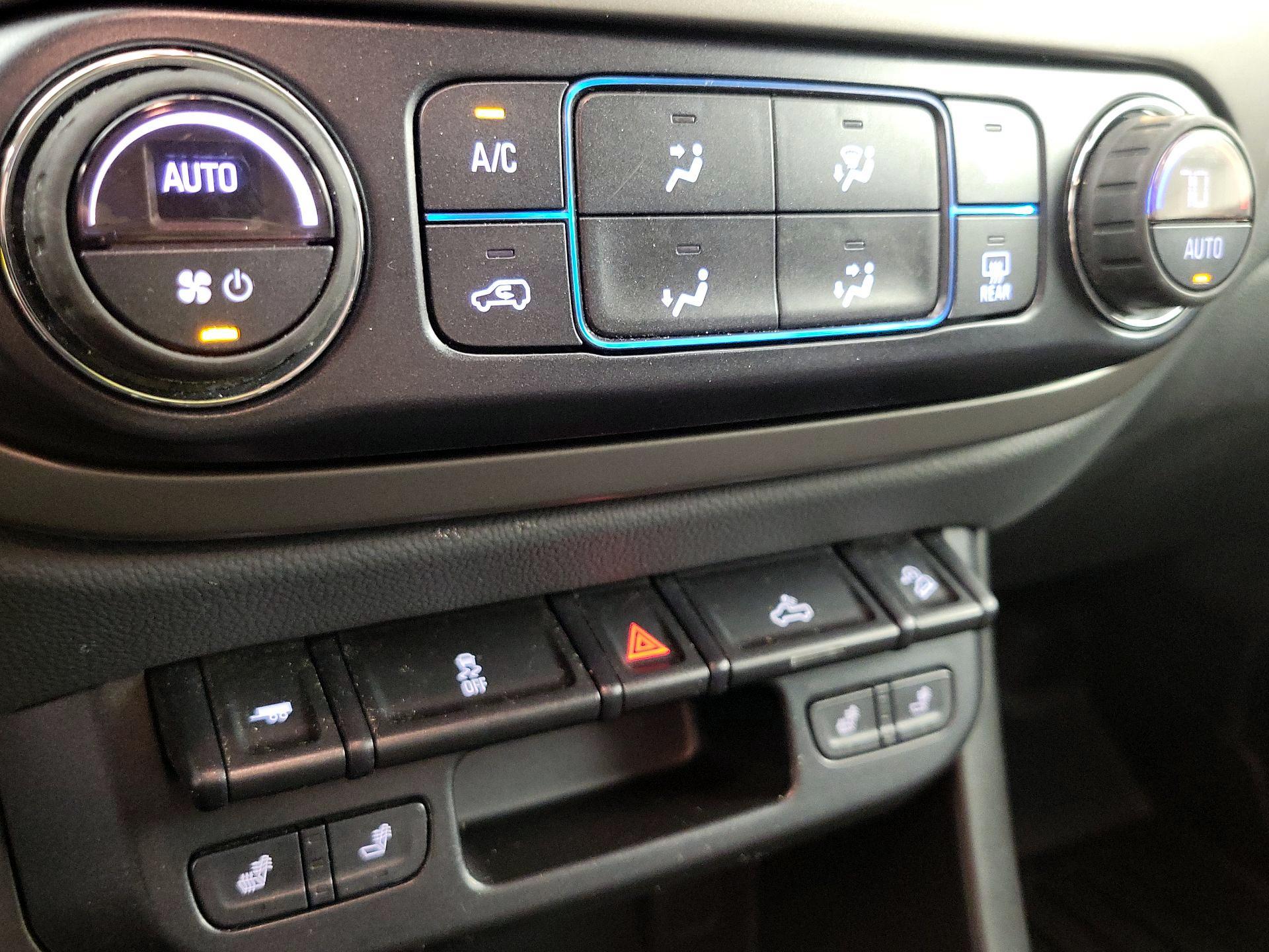 Thumbnail: 2017 Chevrolet Colorado - 16