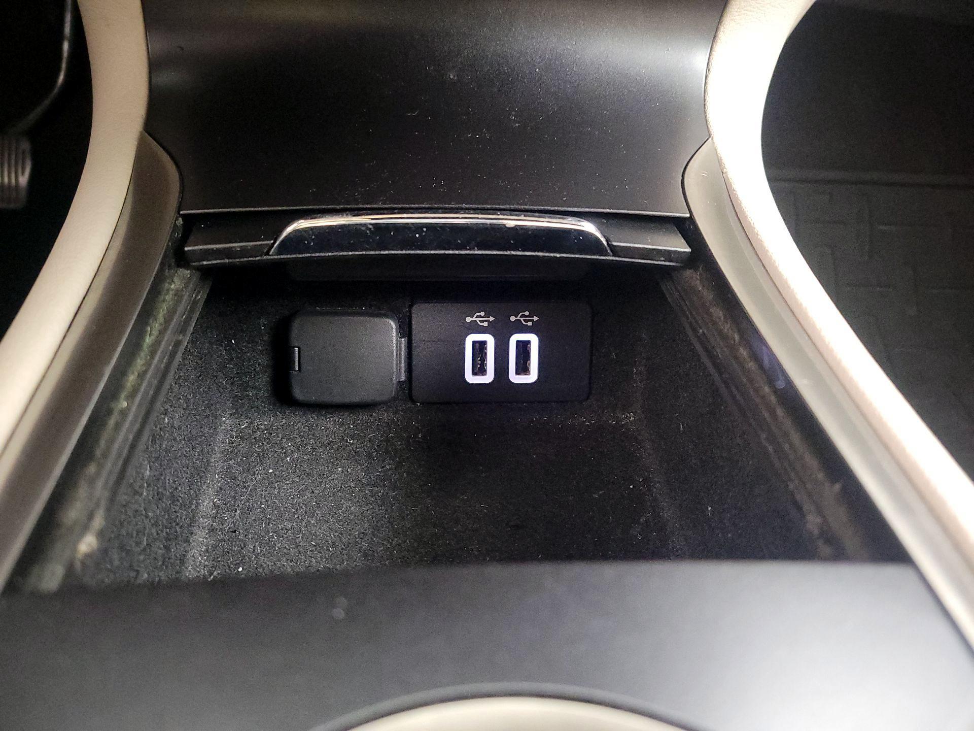 Thumbnail: 2017 Lincoln MKC - 19