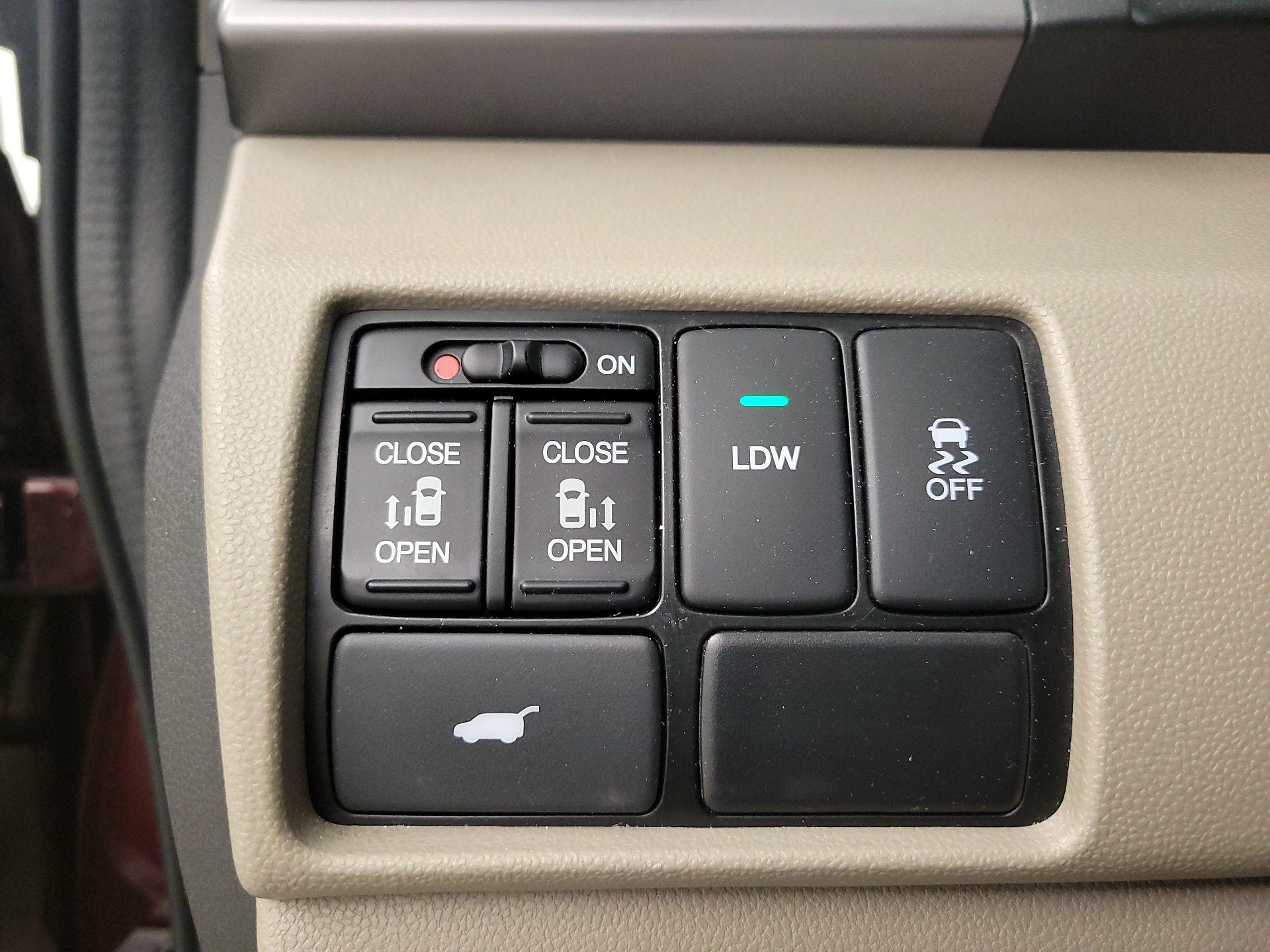 Thumbnail: 2014 Honda Odyssey - 13