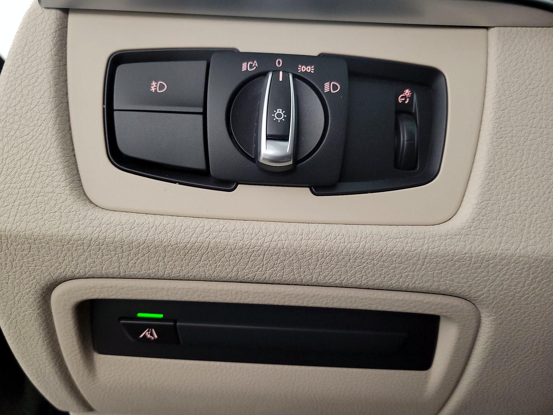 Thumbnail: 2018 BMW 3 Series - 13