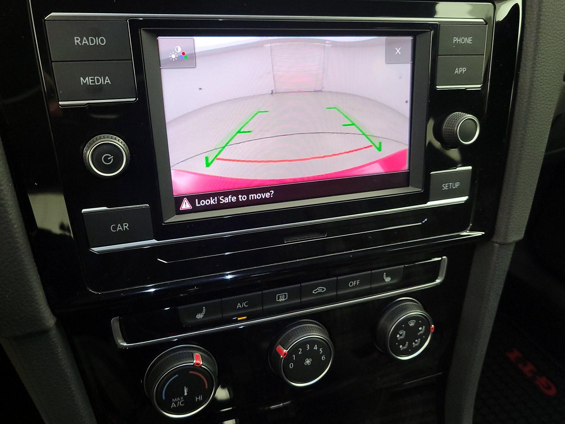 Thumbnail: 2018 Volkswagen Golf - 14