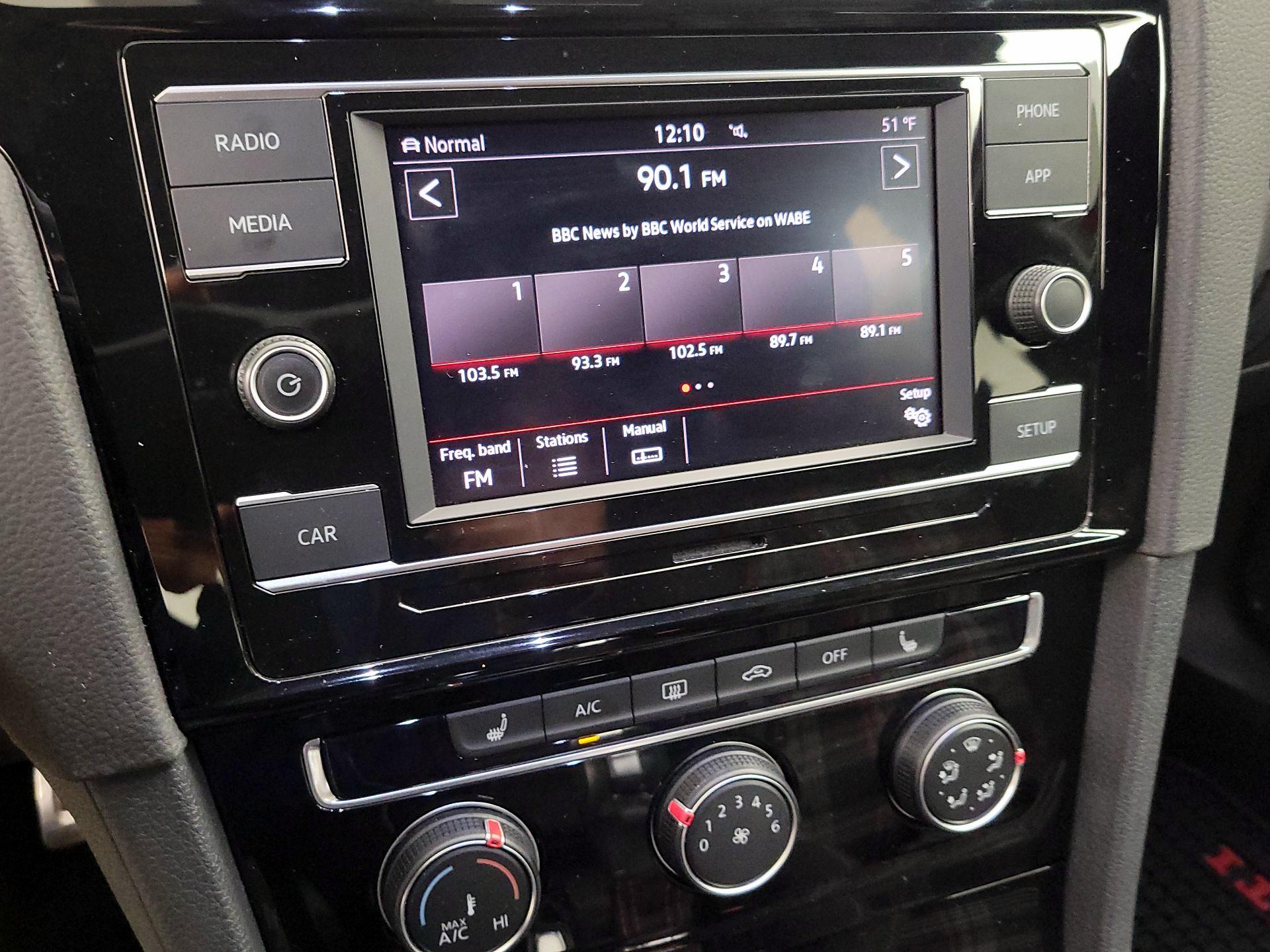 Thumbnail: 2018 Volkswagen Golf - 15