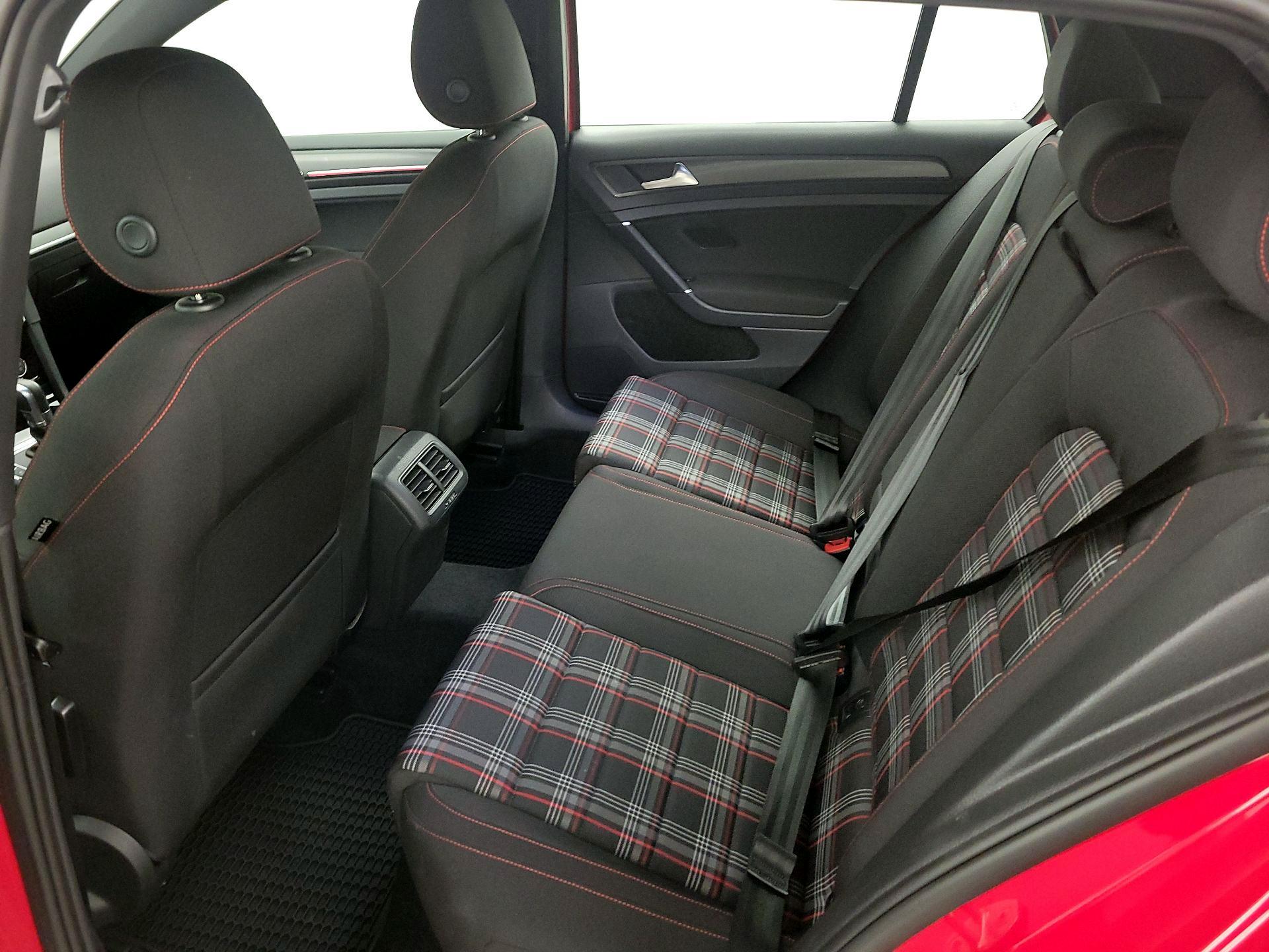 Thumbnail: 2018 Volkswagen Golf - 19