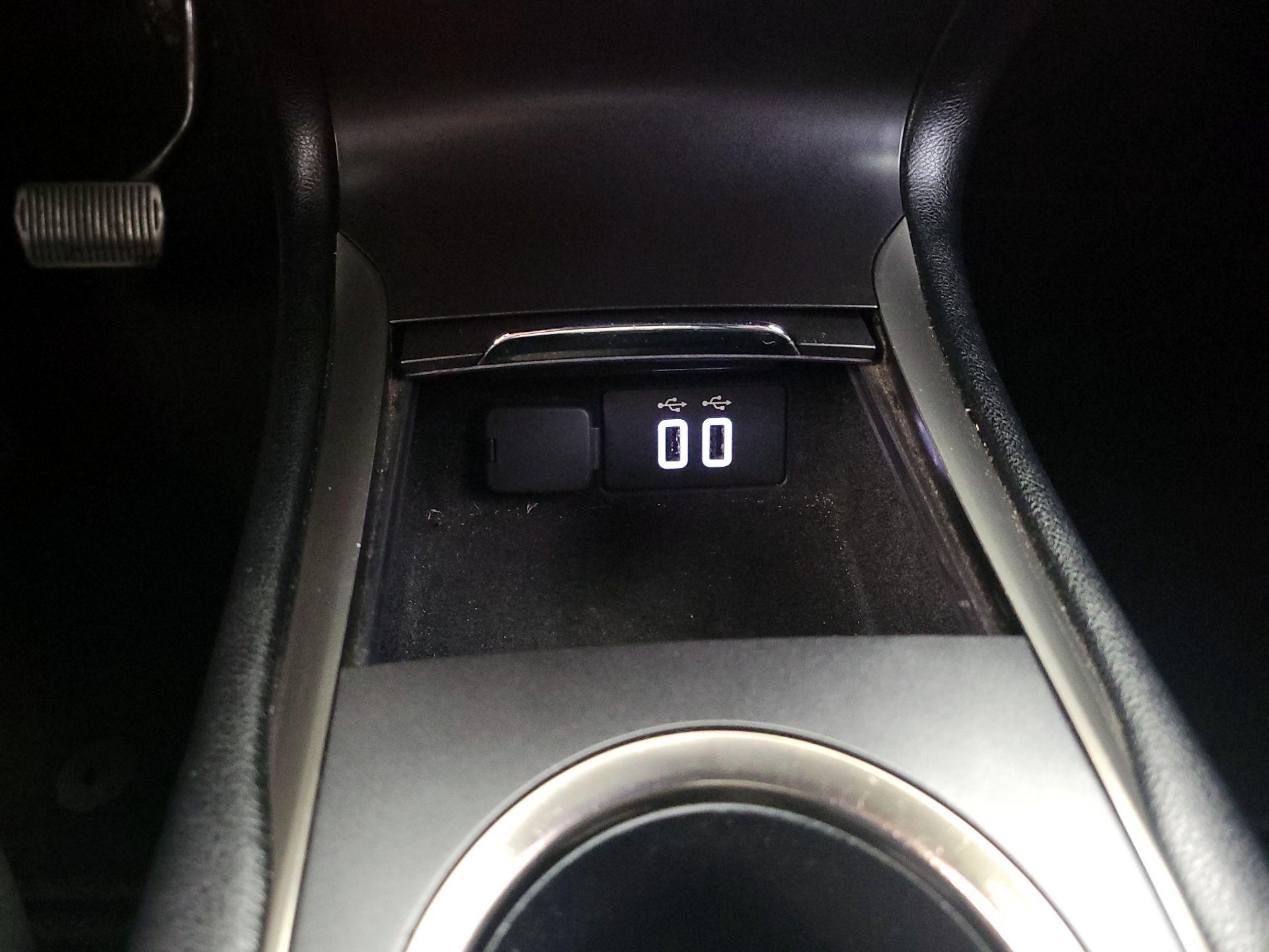 Thumbnail: 2016 Lincoln MKC - 18