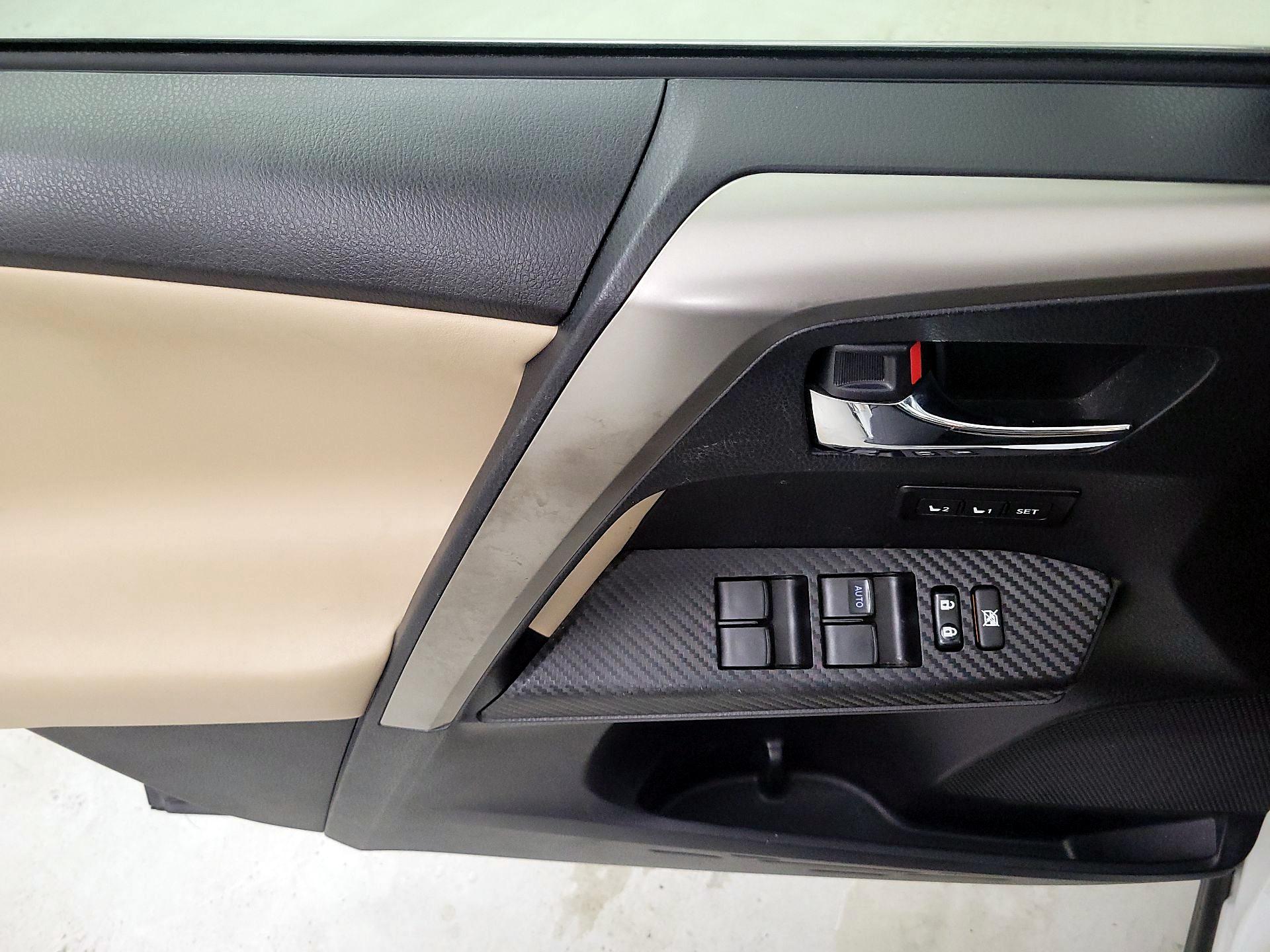 Thumbnail: 2014 Toyota RAV4 - 12