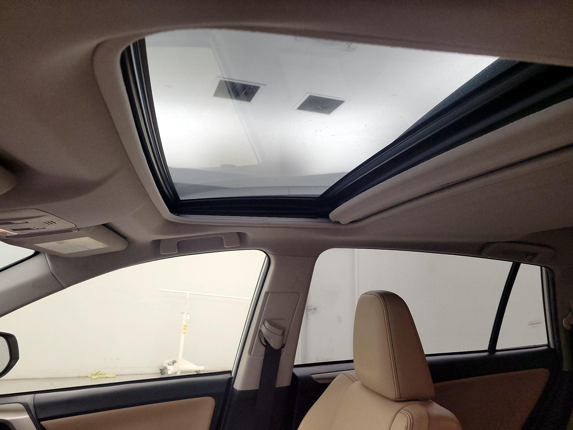 Thumbnail: 2014 Toyota RAV4 - 20