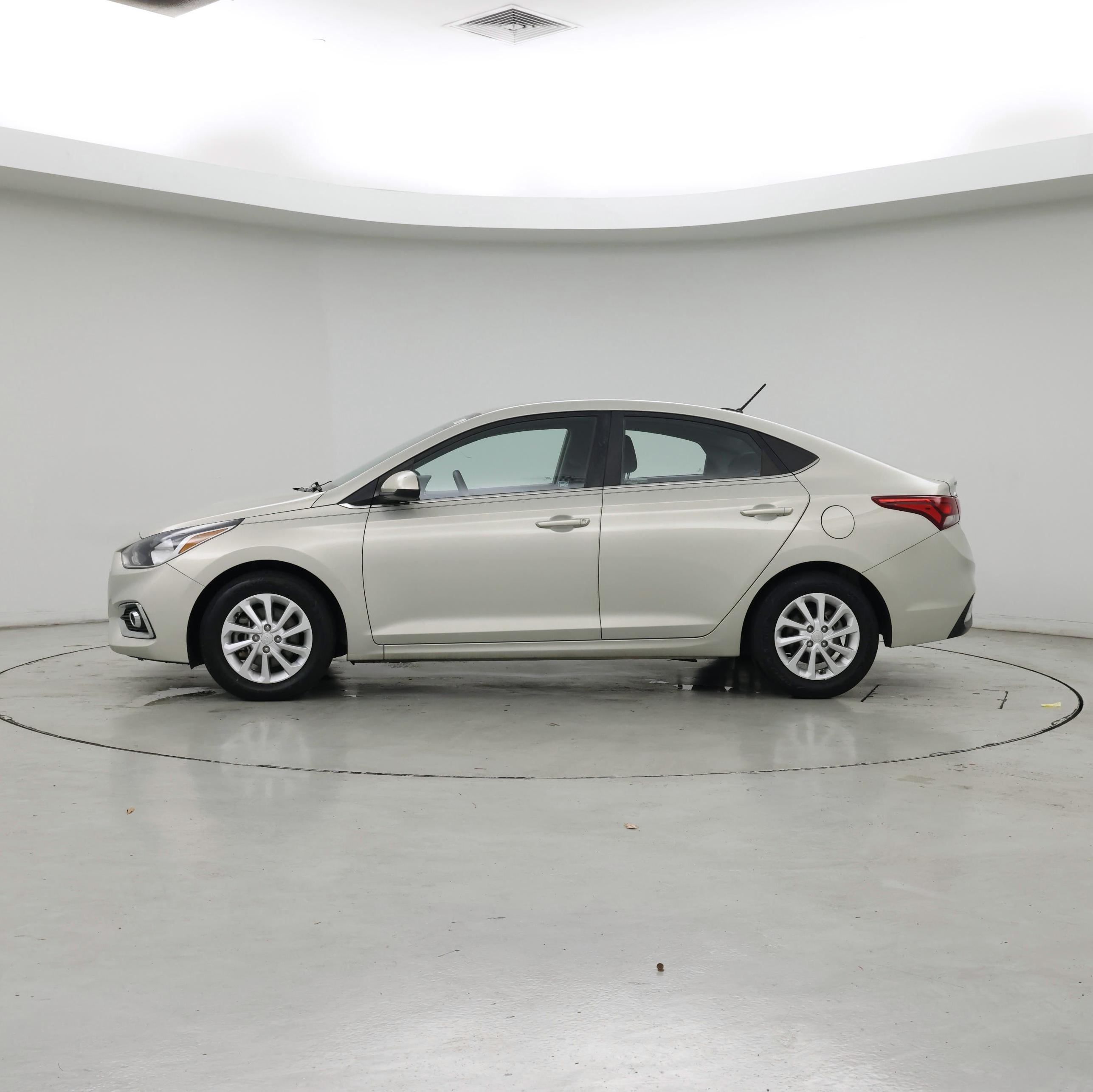 Thumbnail: 2019 Hyundai Accent - 3