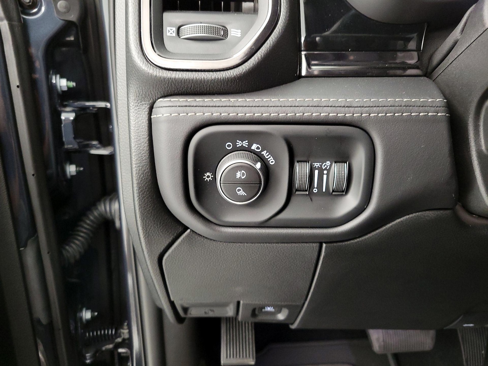 2026 RAM Ram 3500 Pickup Limited - Photo 14
