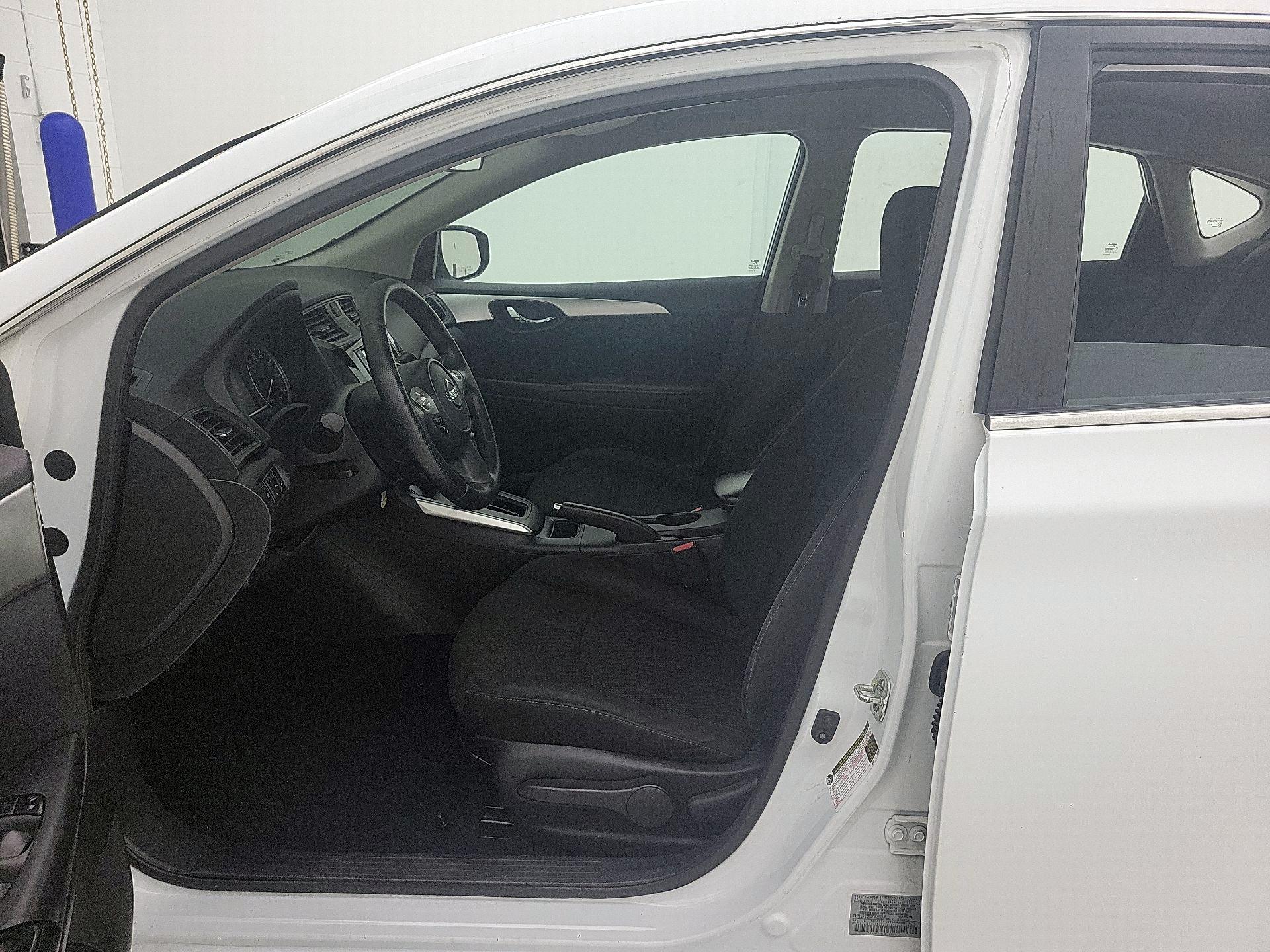 Thumbnail: 2019 Nissan Sentra - 11