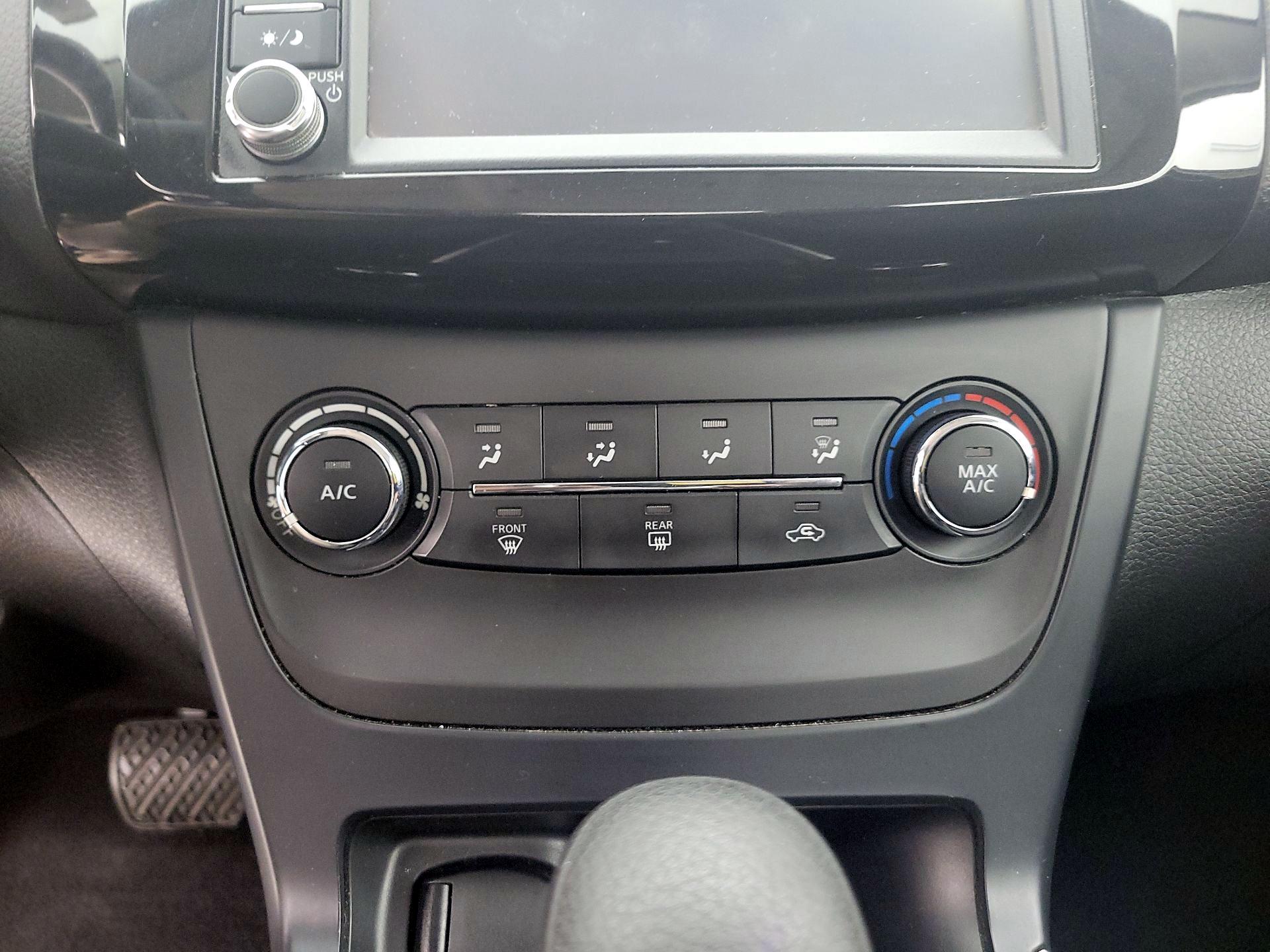 Thumbnail: 2019 Nissan Sentra - 16