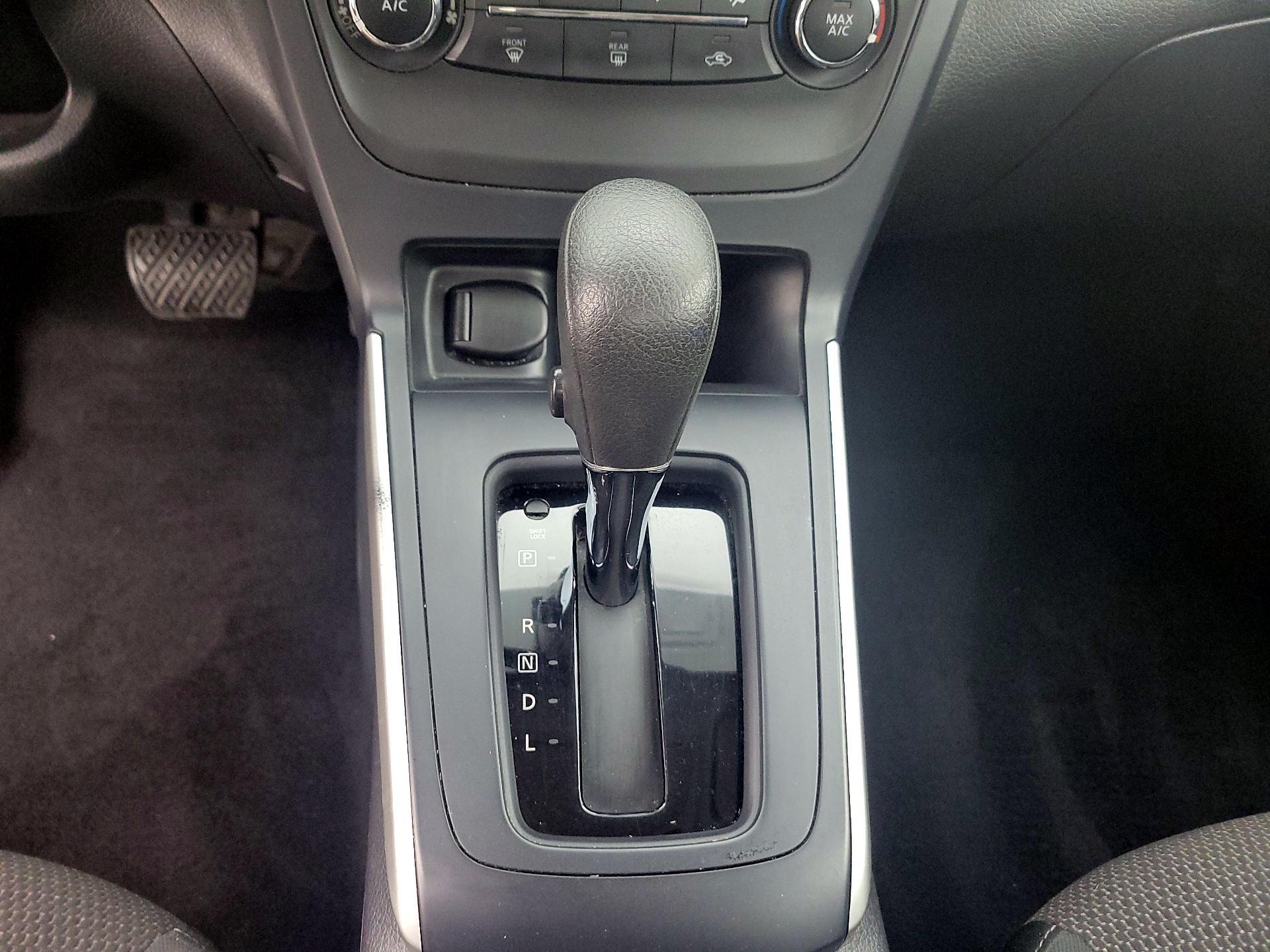 Thumbnail: 2019 Nissan Sentra - 17