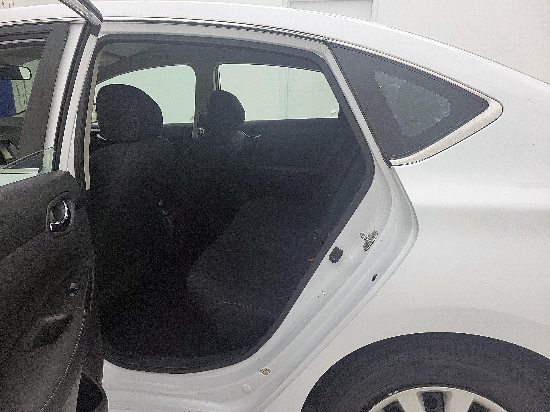 Thumbnail: 2019 Nissan Sentra - 19