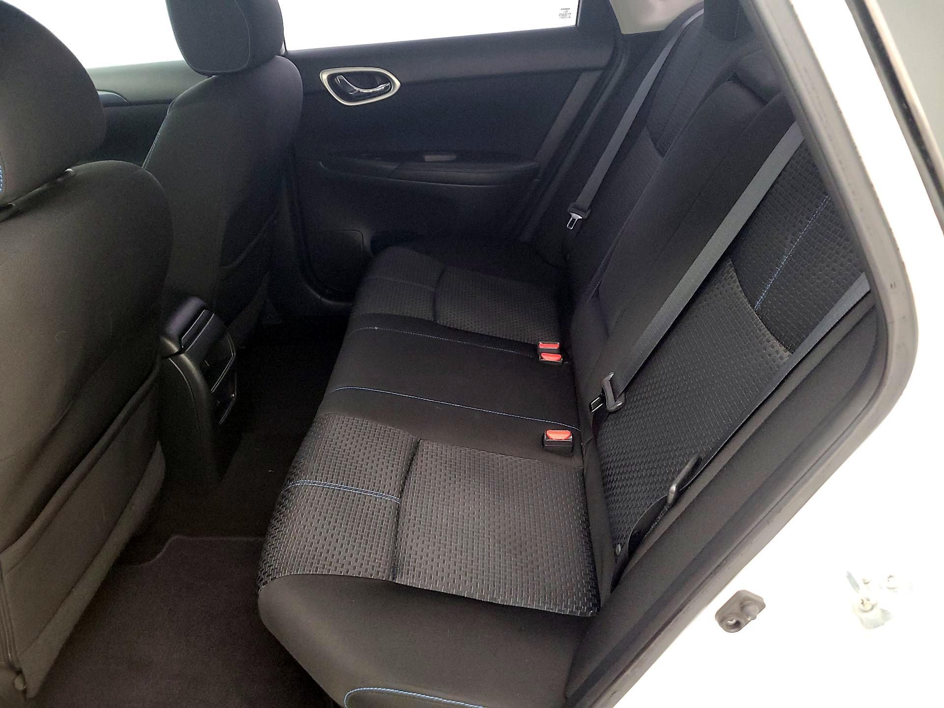 Thumbnail: 2016 Nissan Sentra - 19