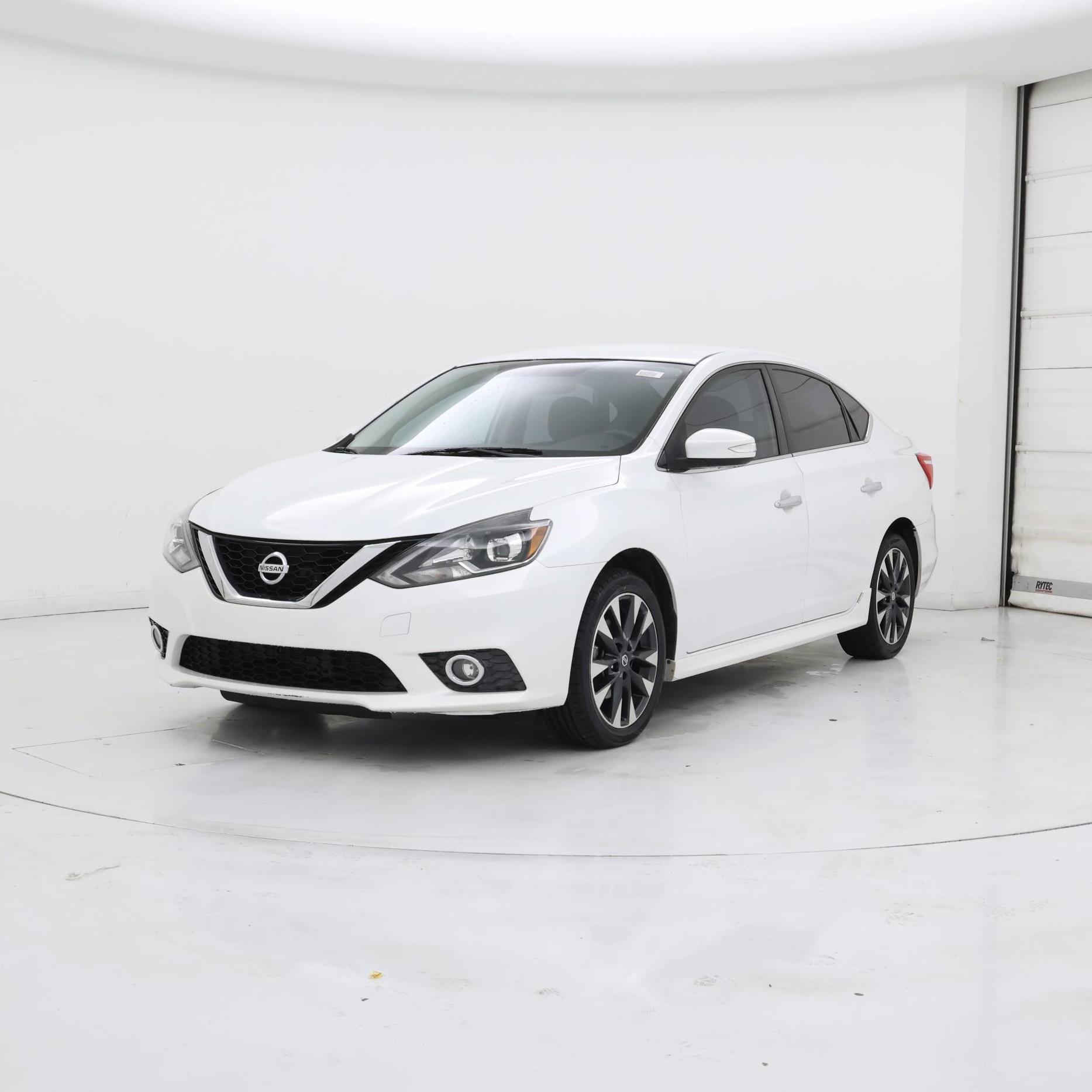 Thumbnail: 2016 Nissan Sentra - 4