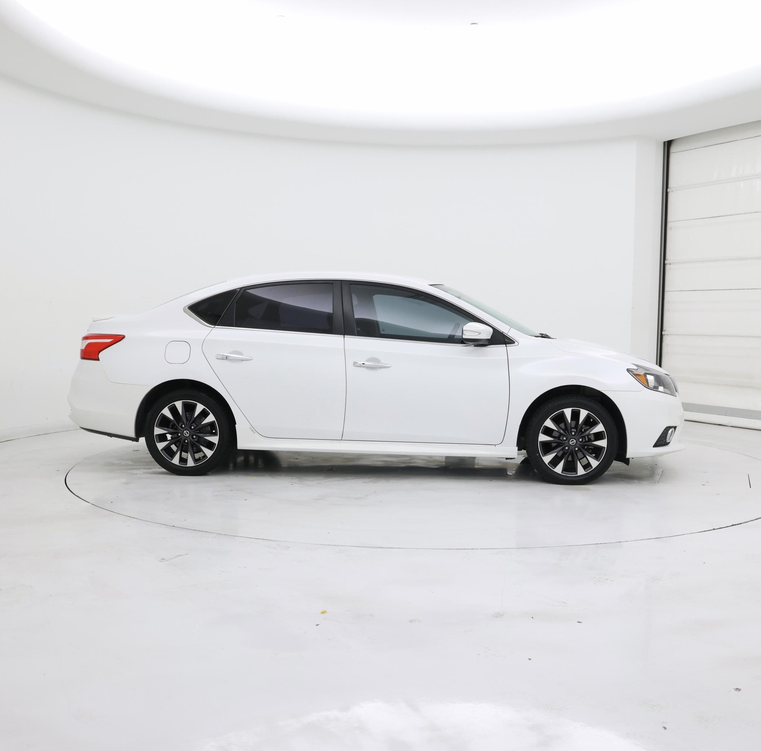 Thumbnail: 2016 Nissan Sentra - 7