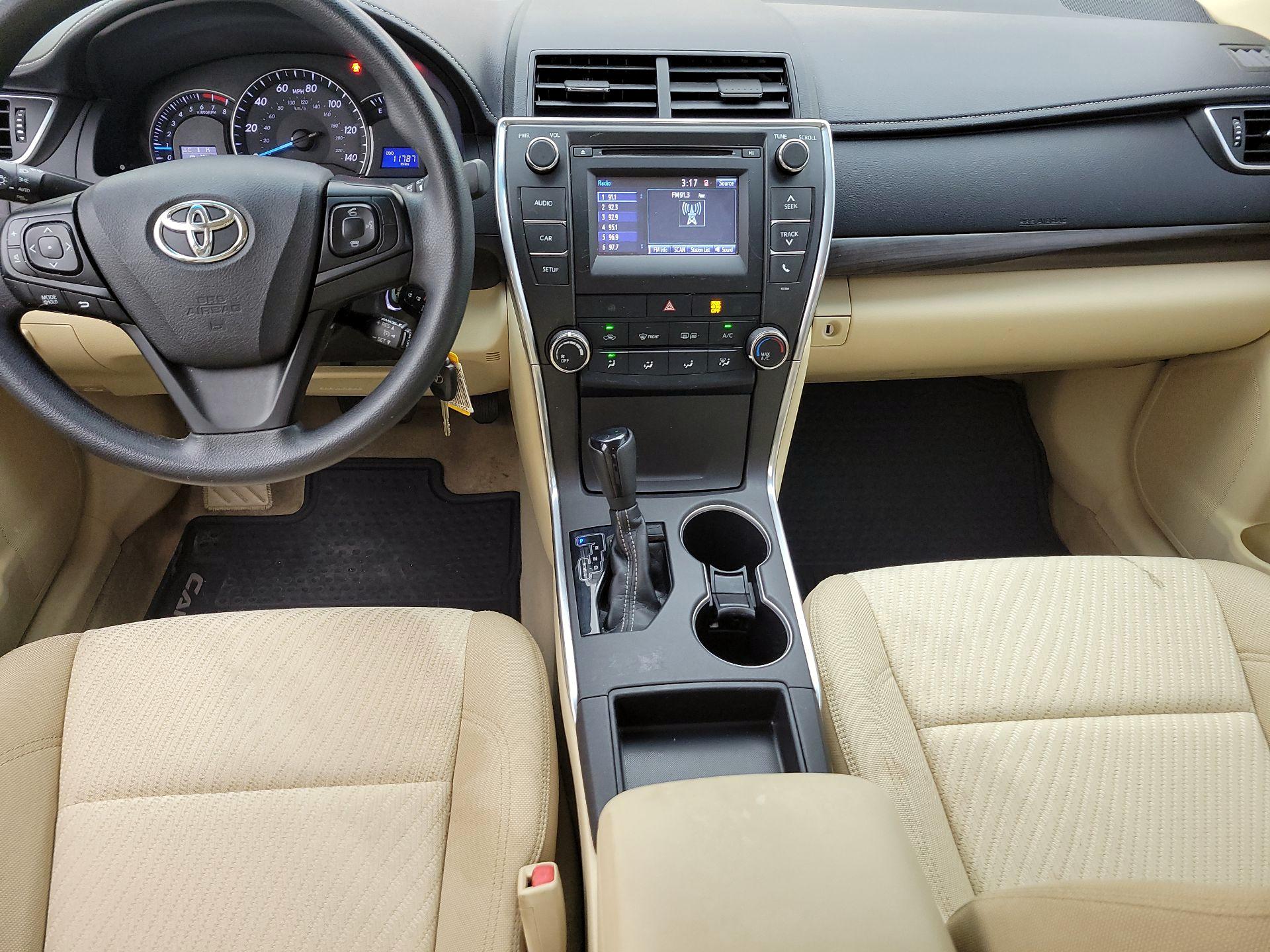 Thumbnail: 2015 Toyota Camry - 9