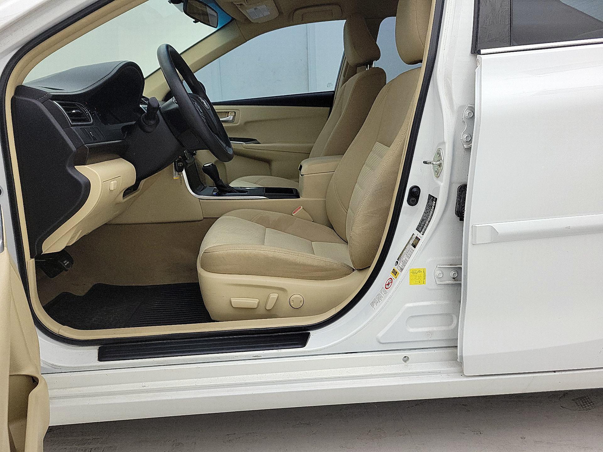 Thumbnail: 2015 Toyota Camry - 11