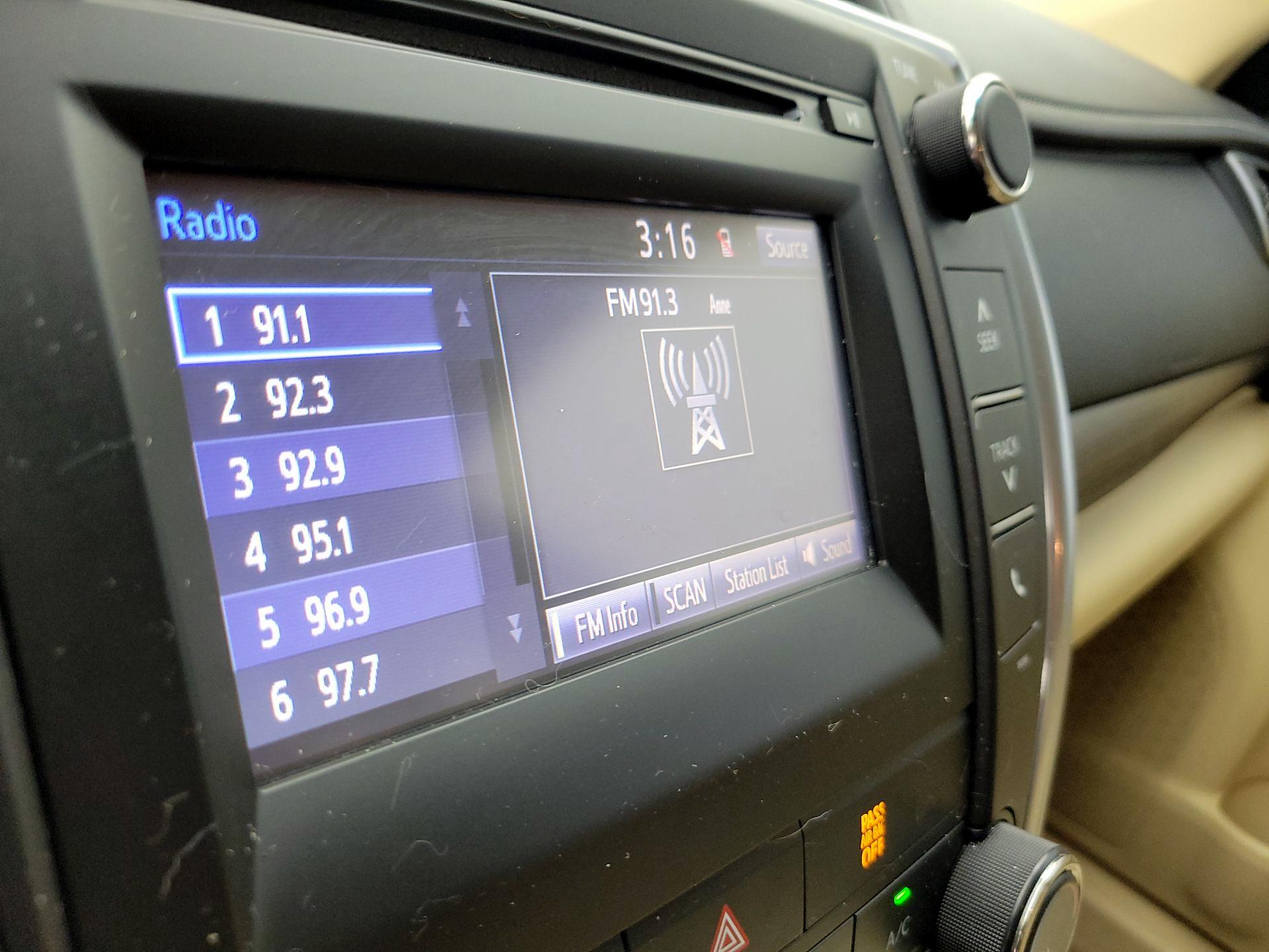 Thumbnail: 2015 Toyota Camry - 15