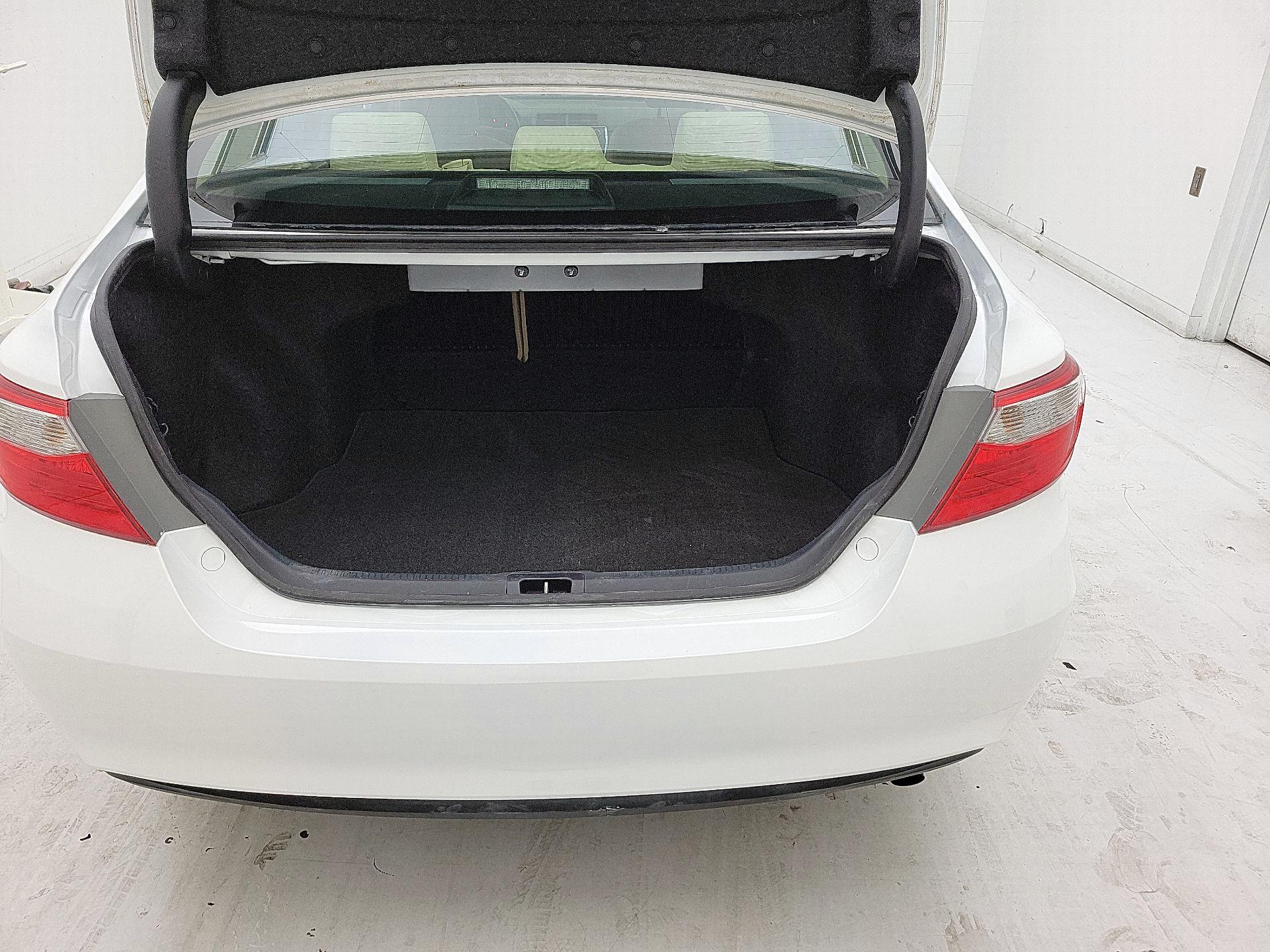 Thumbnail: 2015 Toyota Camry - 20