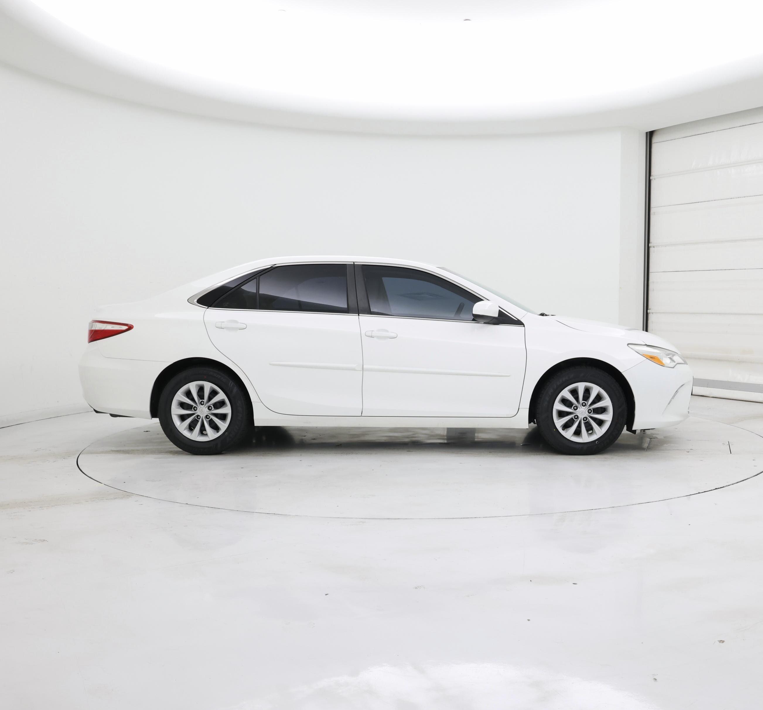 Thumbnail: 2015 Toyota Camry - 7