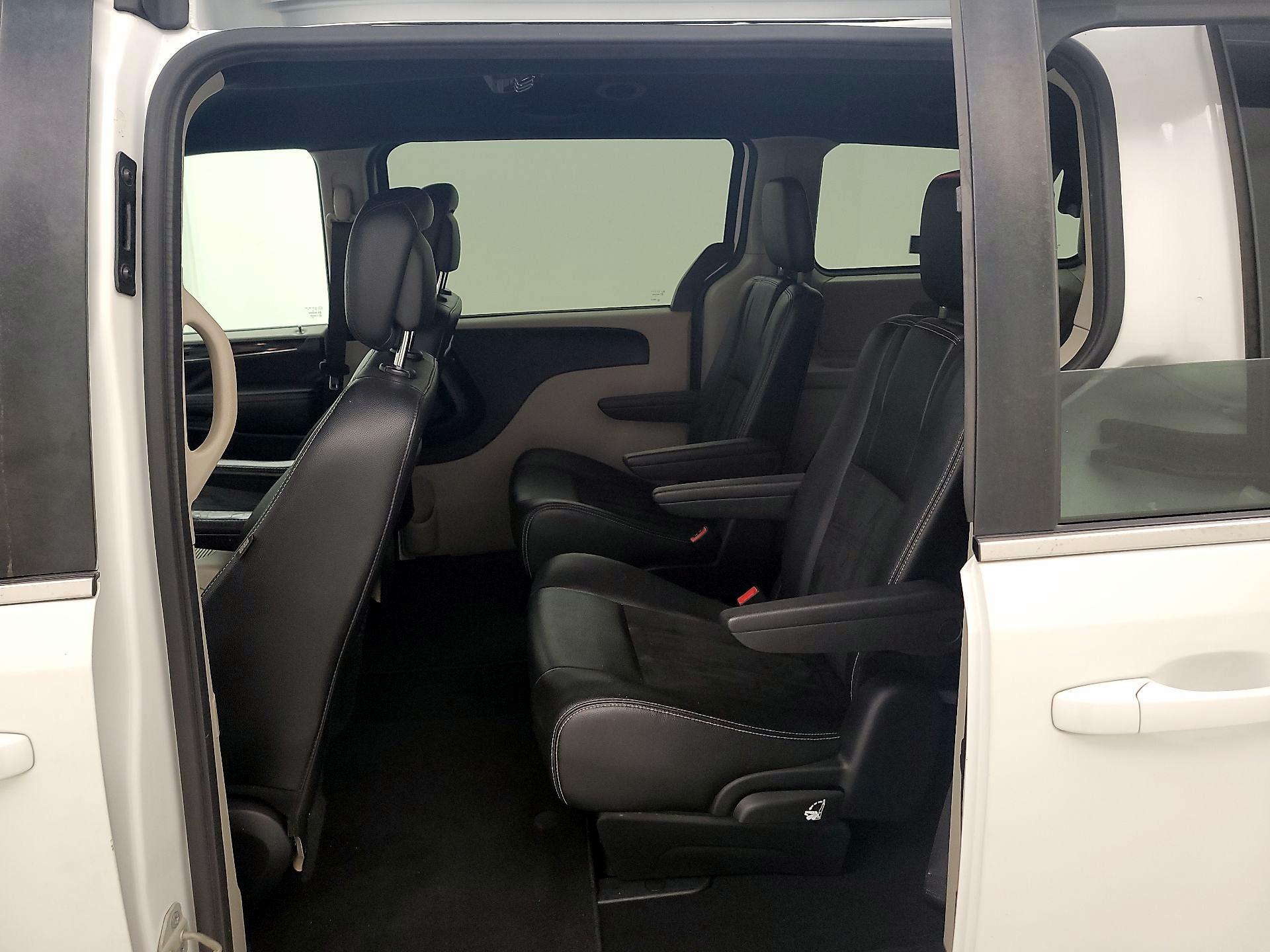 Thumbnail: 2019 Dodge Grand Caravan - 18