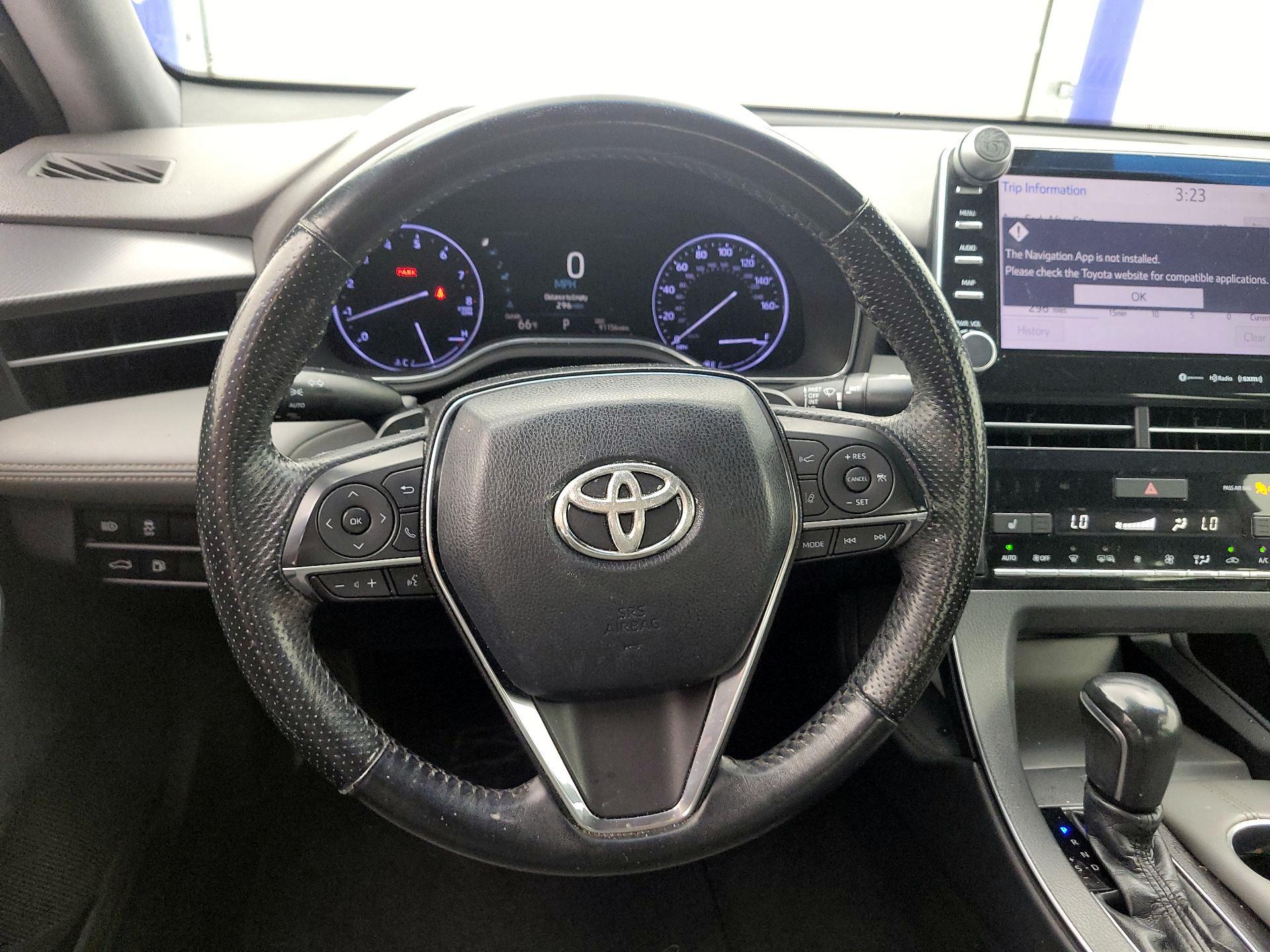 Thumbnail: 2019 Toyota Avalon - 10