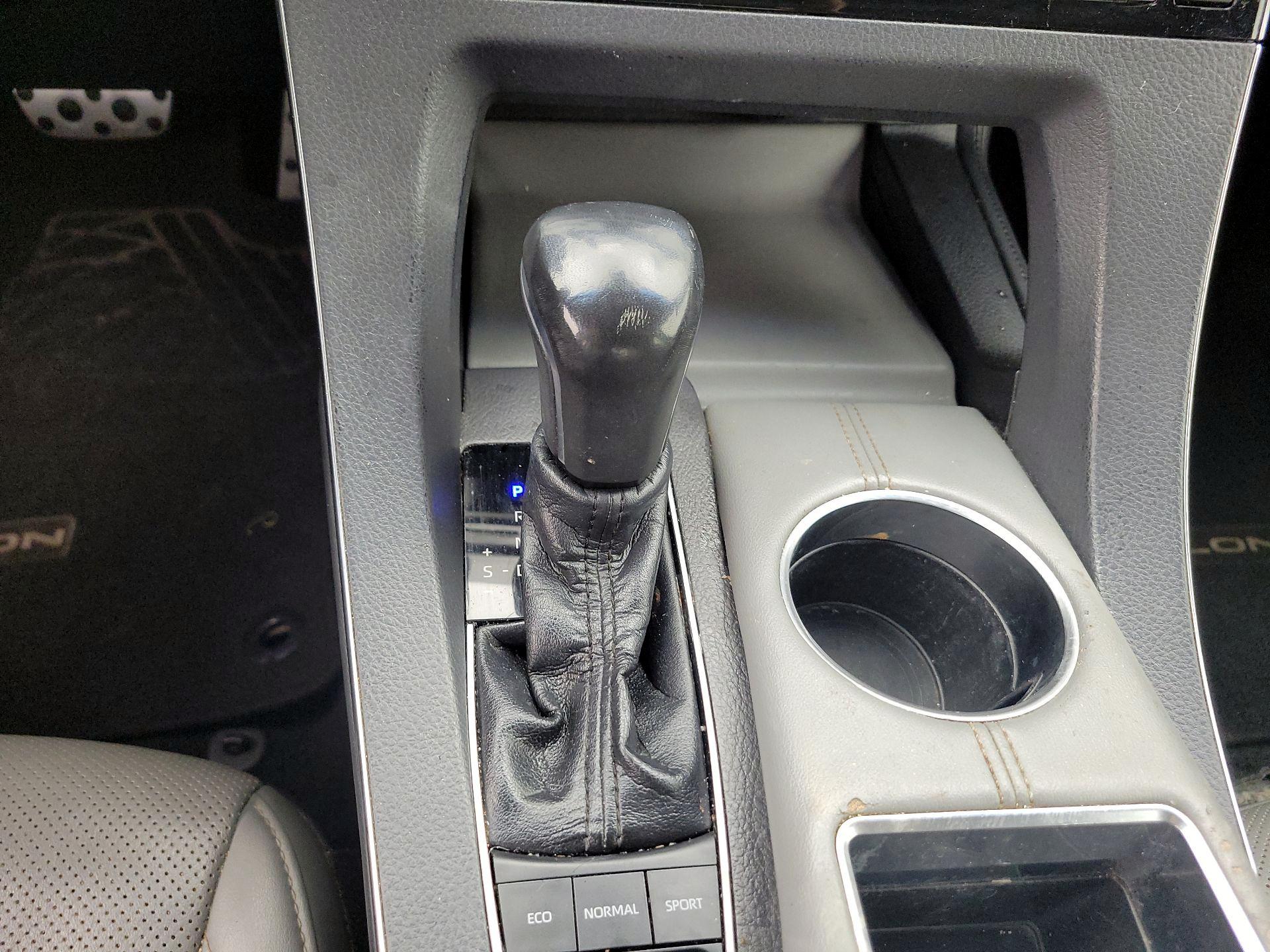 Thumbnail: 2019 Toyota Avalon - 17