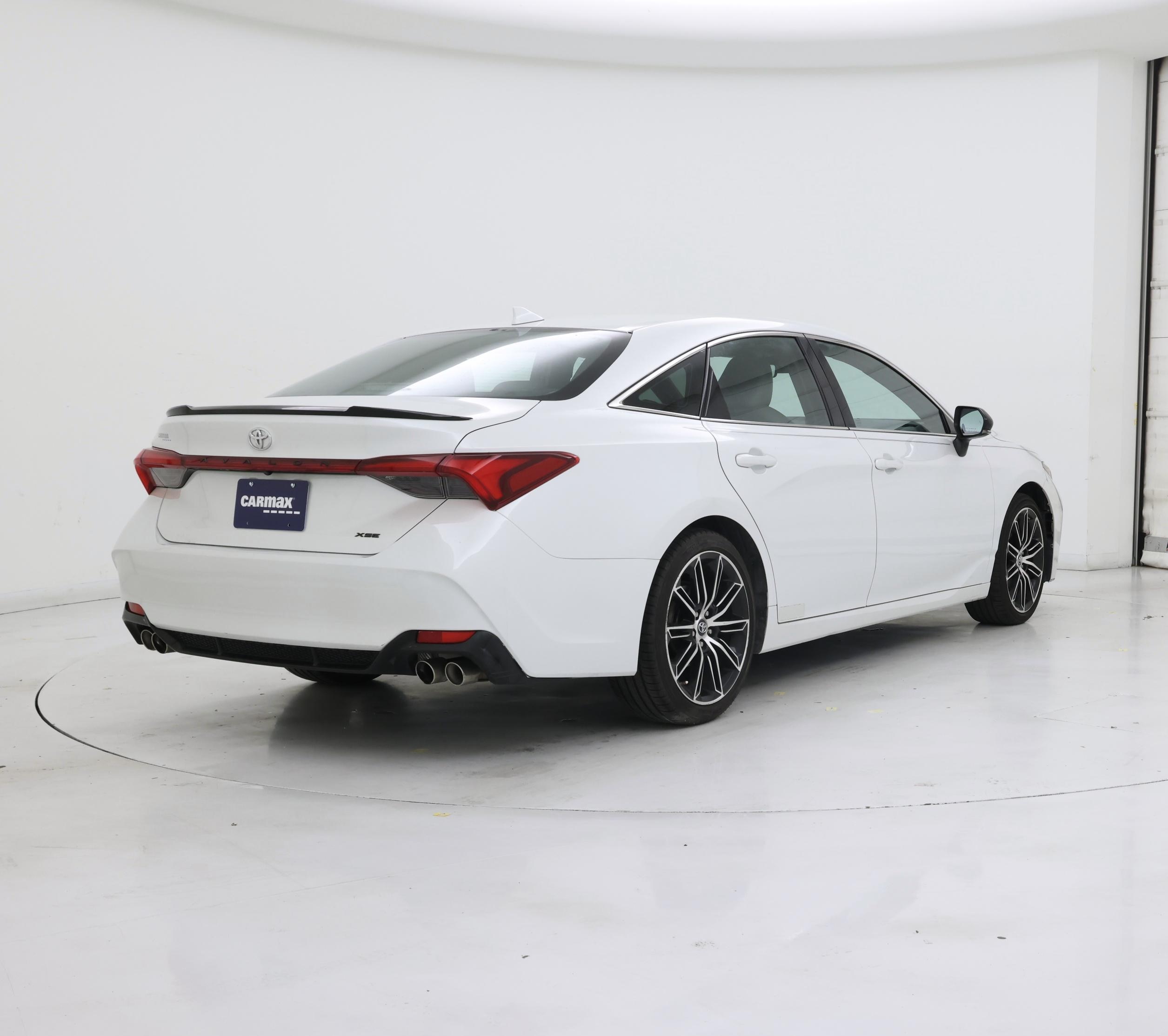 Thumbnail: 2019 Toyota Avalon - 8
