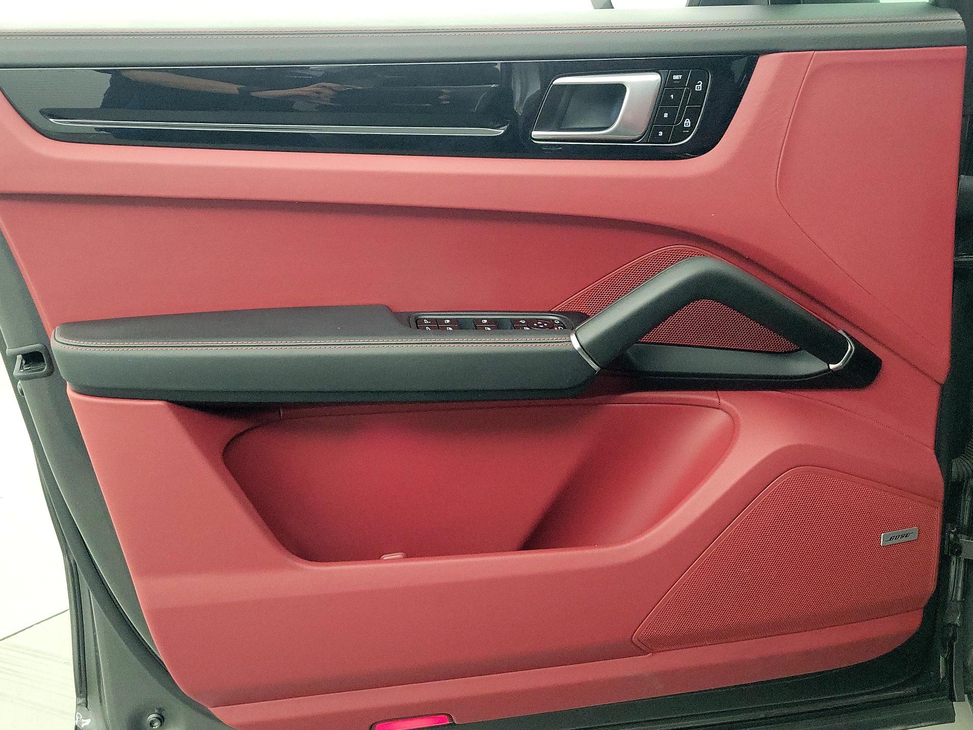 Thumbnail: 2019 Porsche Cayenne - 12