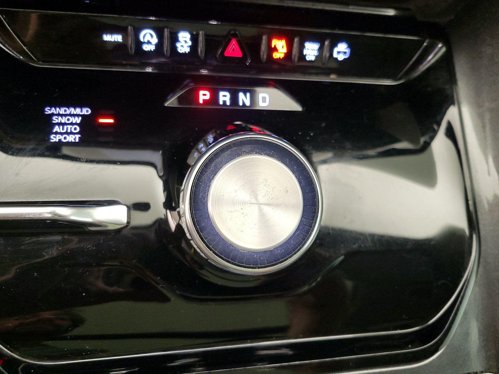 Thumbnail: 2023 Jeep Wagoneer - 18