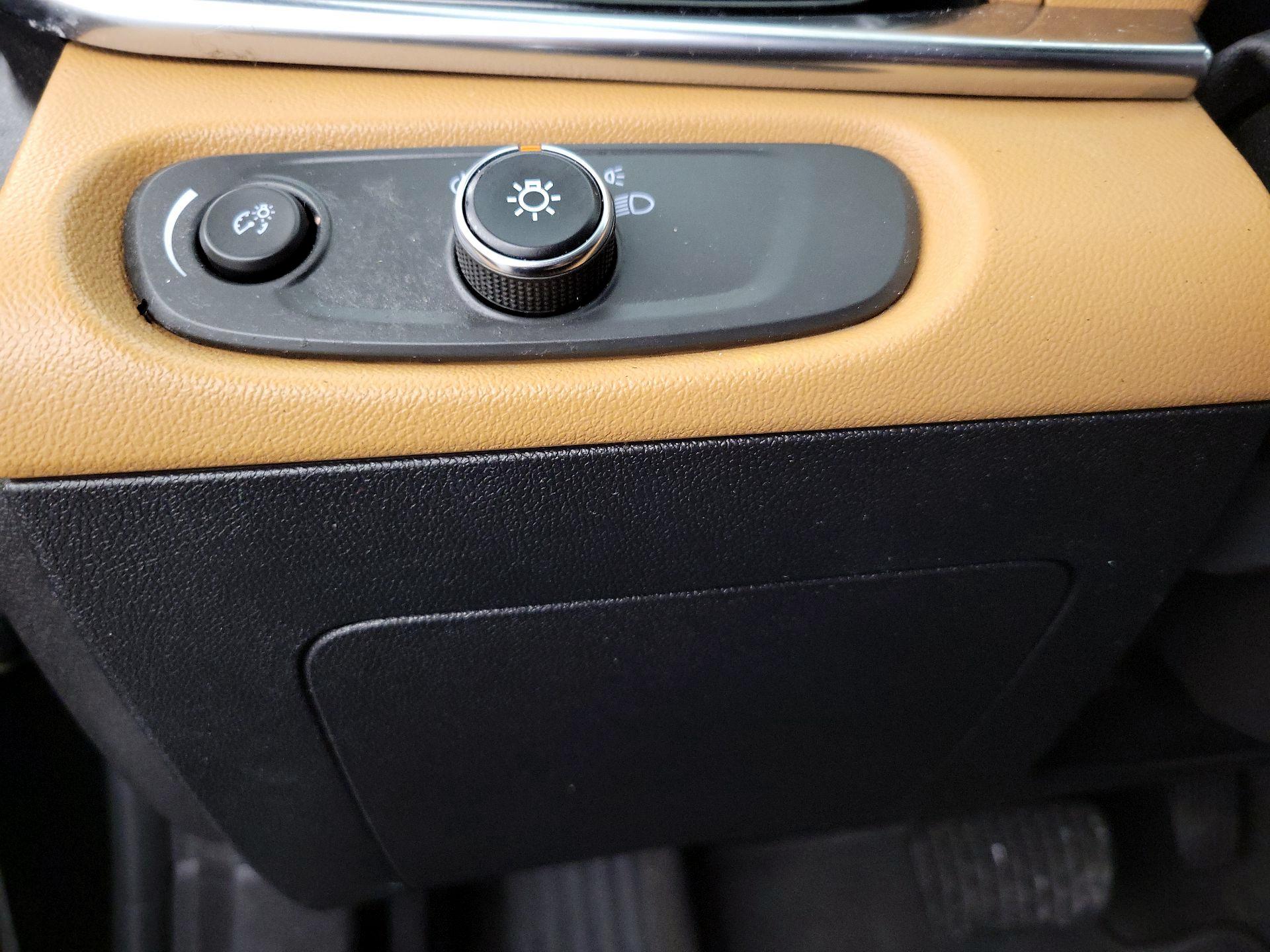 Thumbnail: 2018 Chevrolet Volt - 13