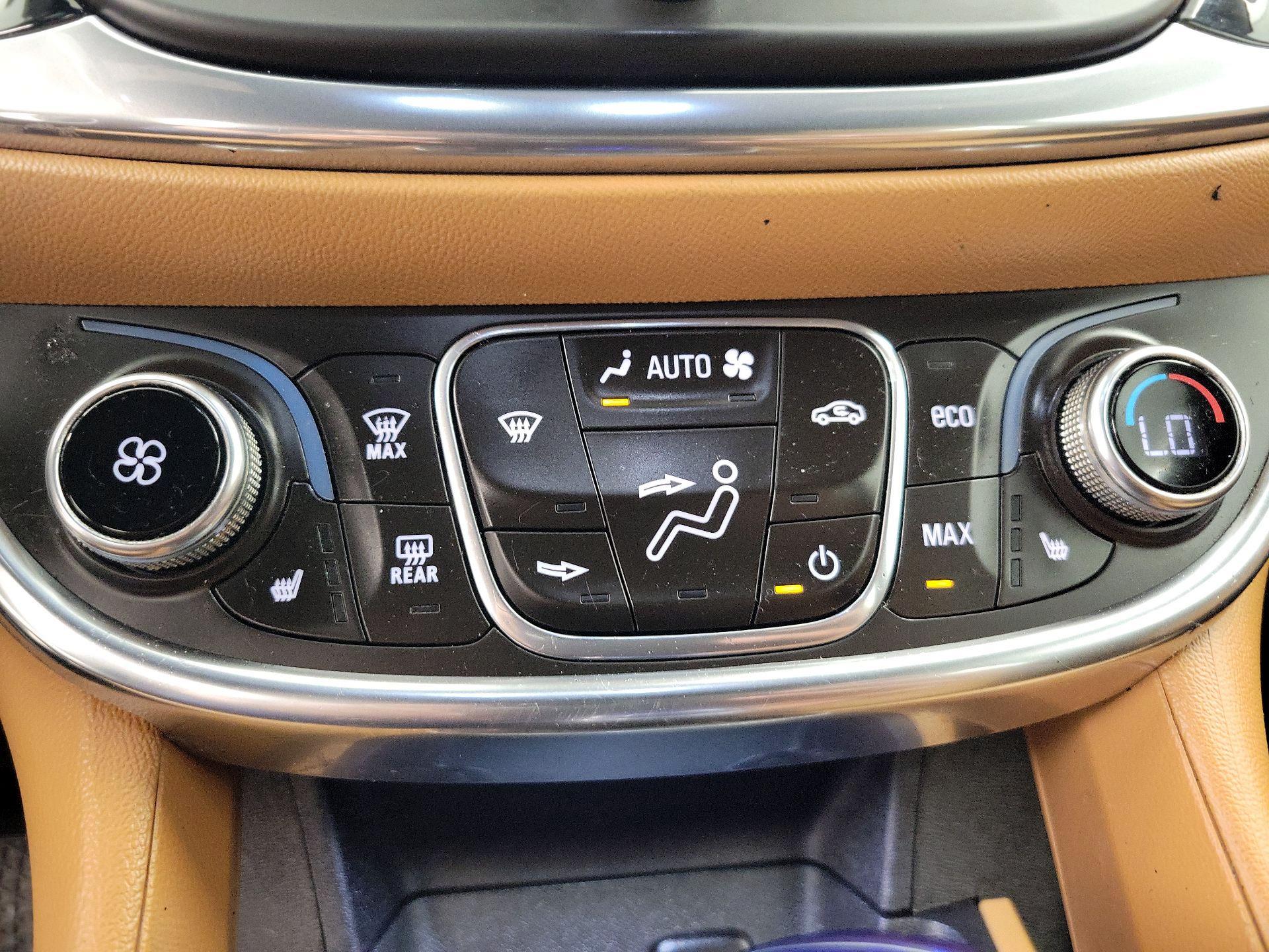 Thumbnail: 2018 Chevrolet Volt - 17