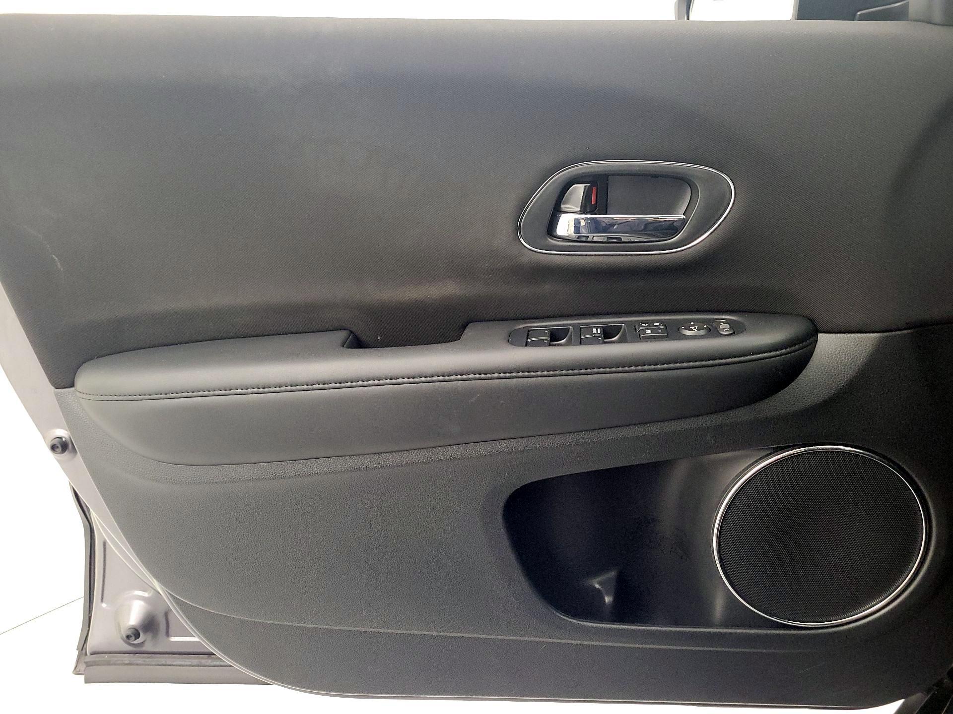 Thumbnail: 2018 Honda HR-V - 12