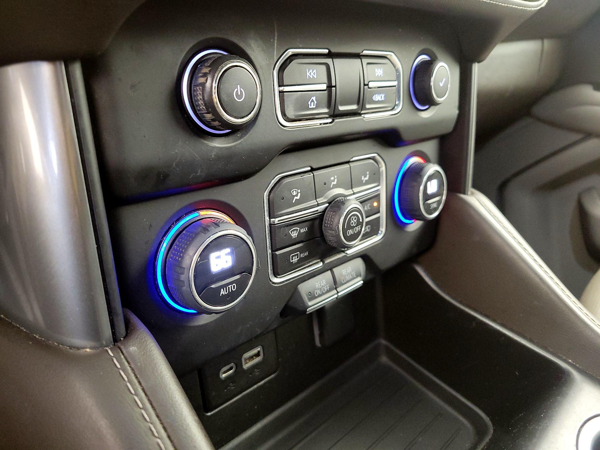 Thumbnail: 2023 Chevrolet Tahoe - 16