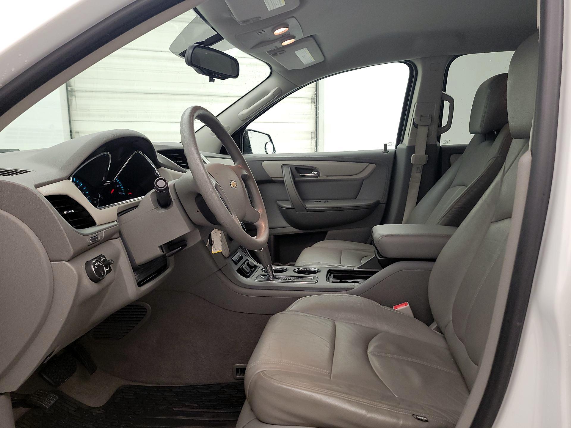 Thumbnail: 2017 Chevrolet Traverse - 11