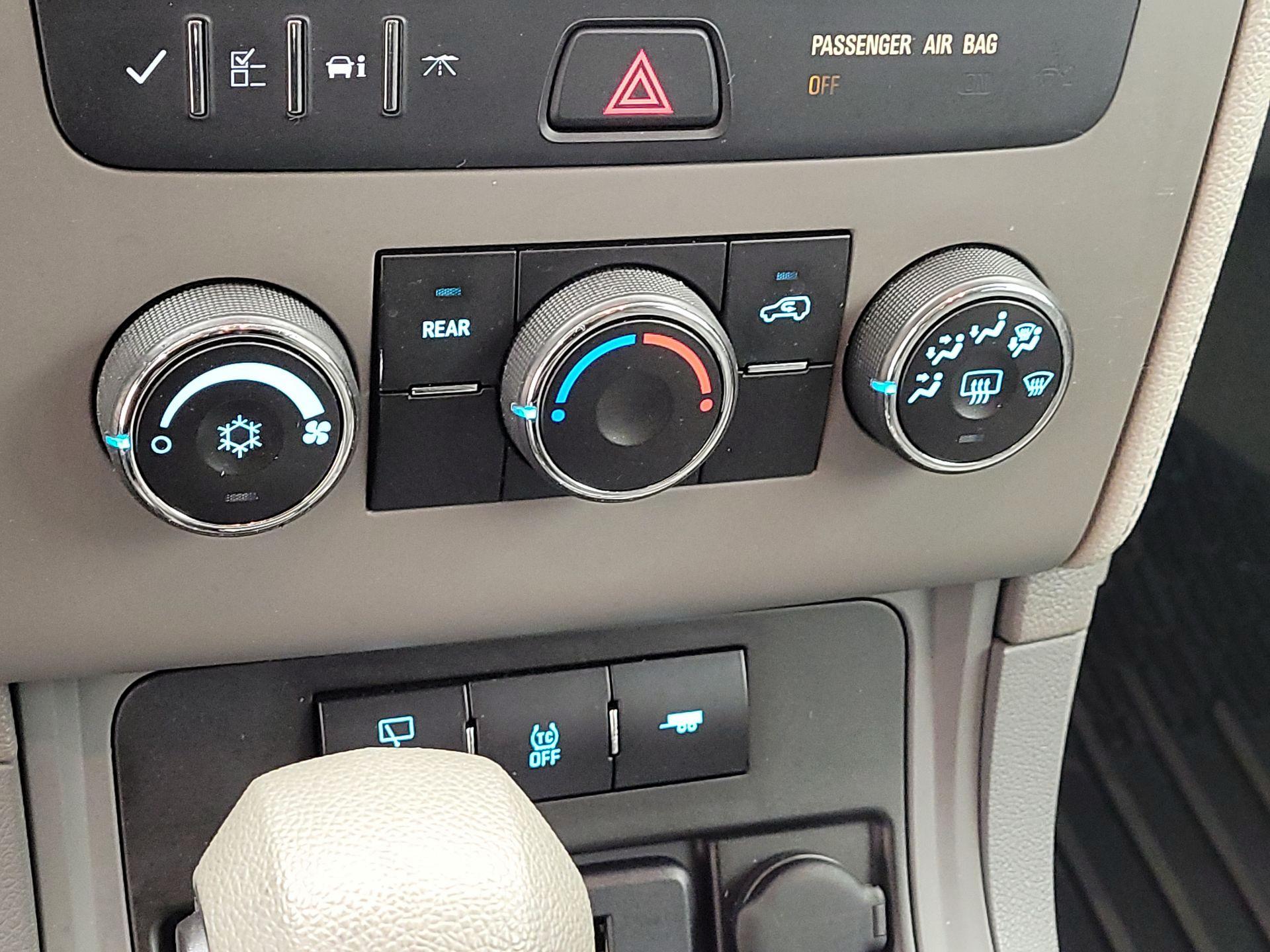 Thumbnail: 2017 Chevrolet Traverse - 16