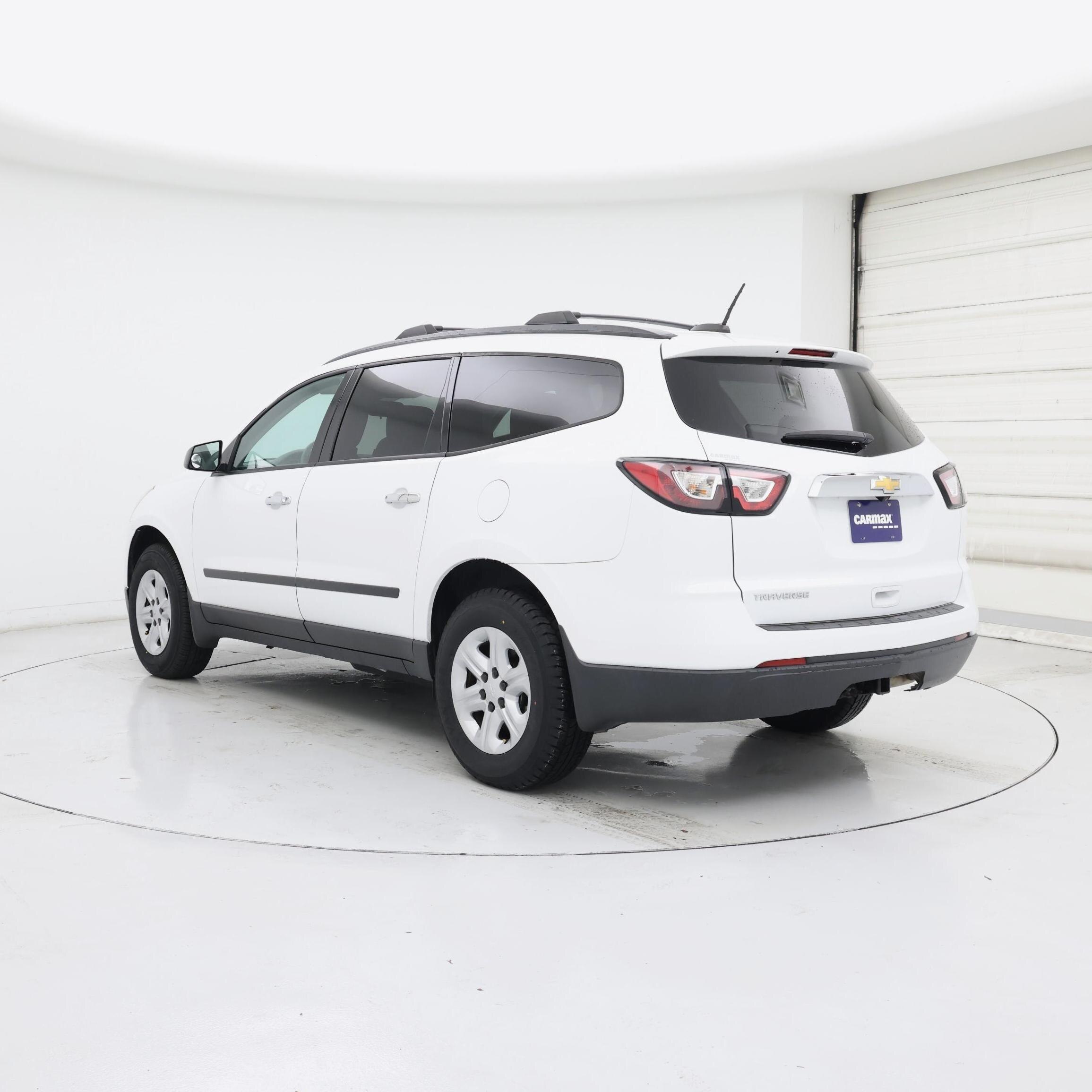 Thumbnail: 2017 Chevrolet Traverse - 2